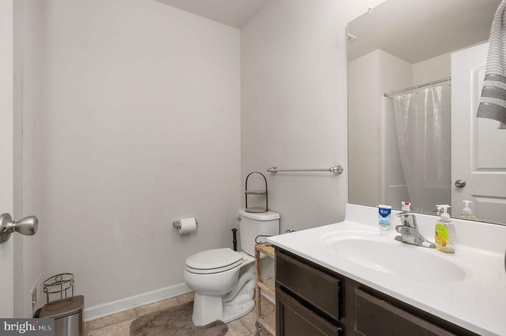 HANOVER SQUARE - Residential
