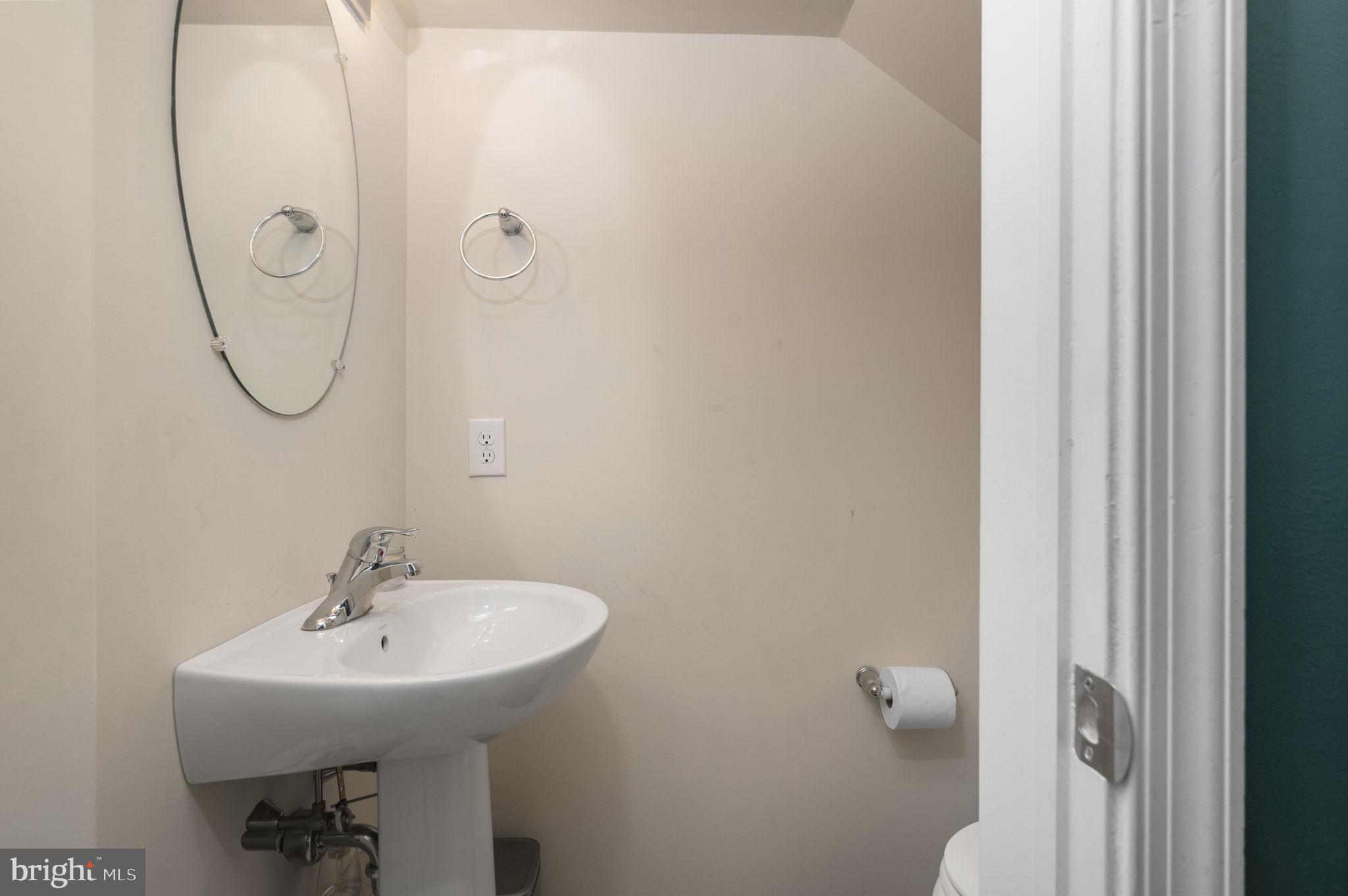 HANOVER SQUARE - Residential