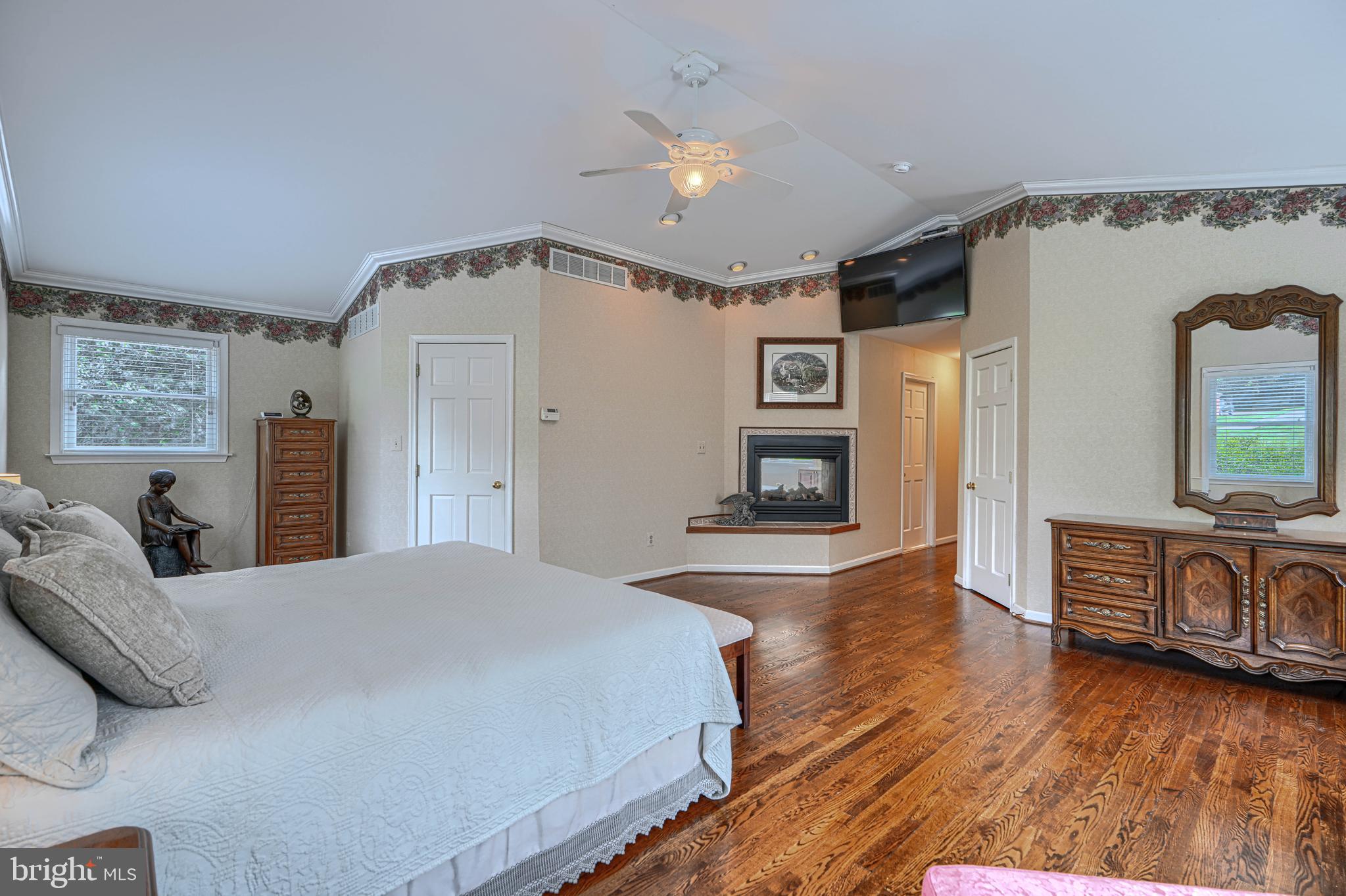 MANDOLAY - Residential
