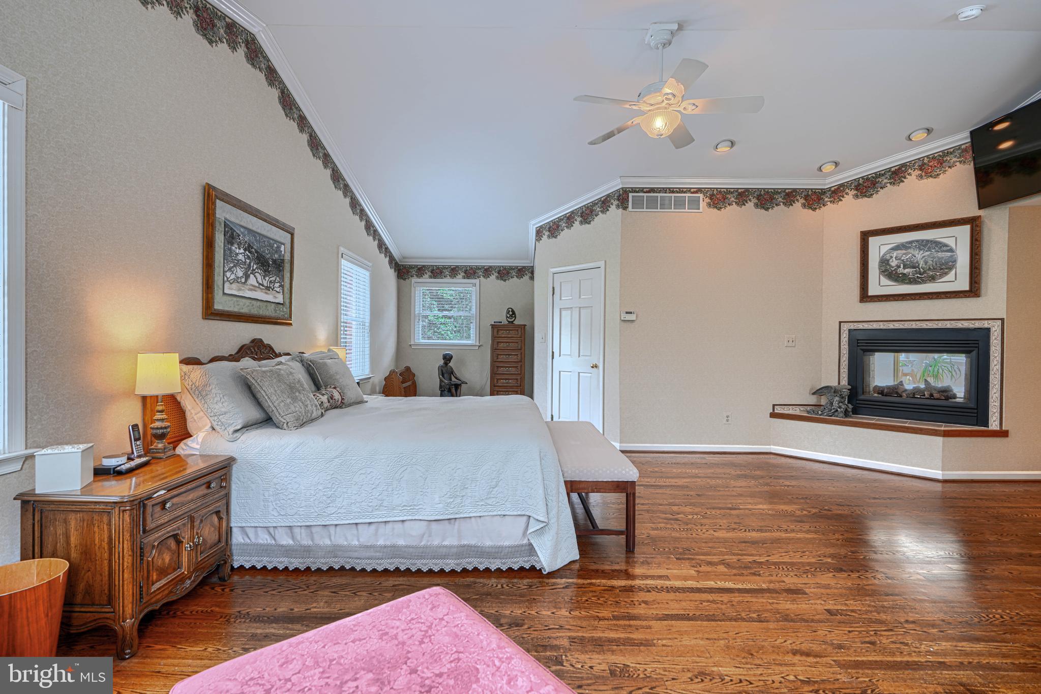 MANDOLAY - Residential