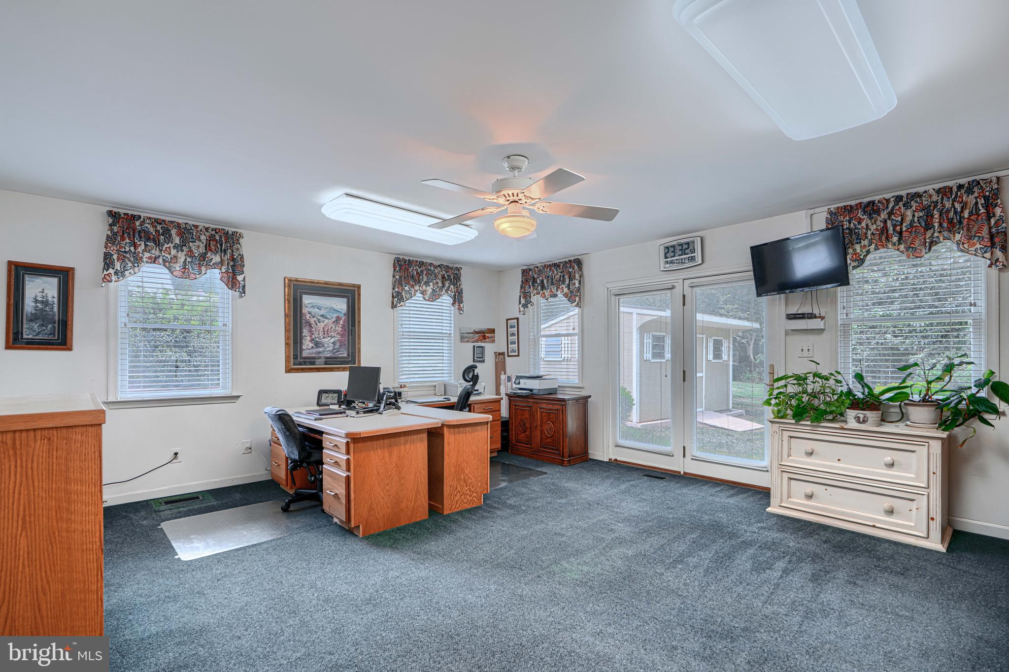 MANDOLAY - Residential