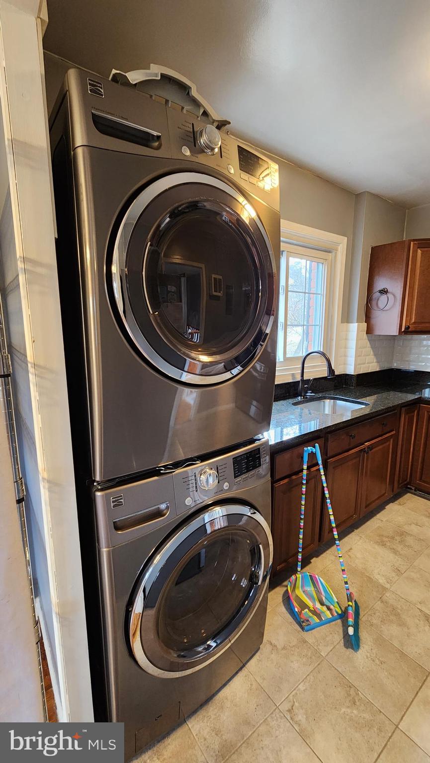 PARKFAIRFAX - Residential Lease