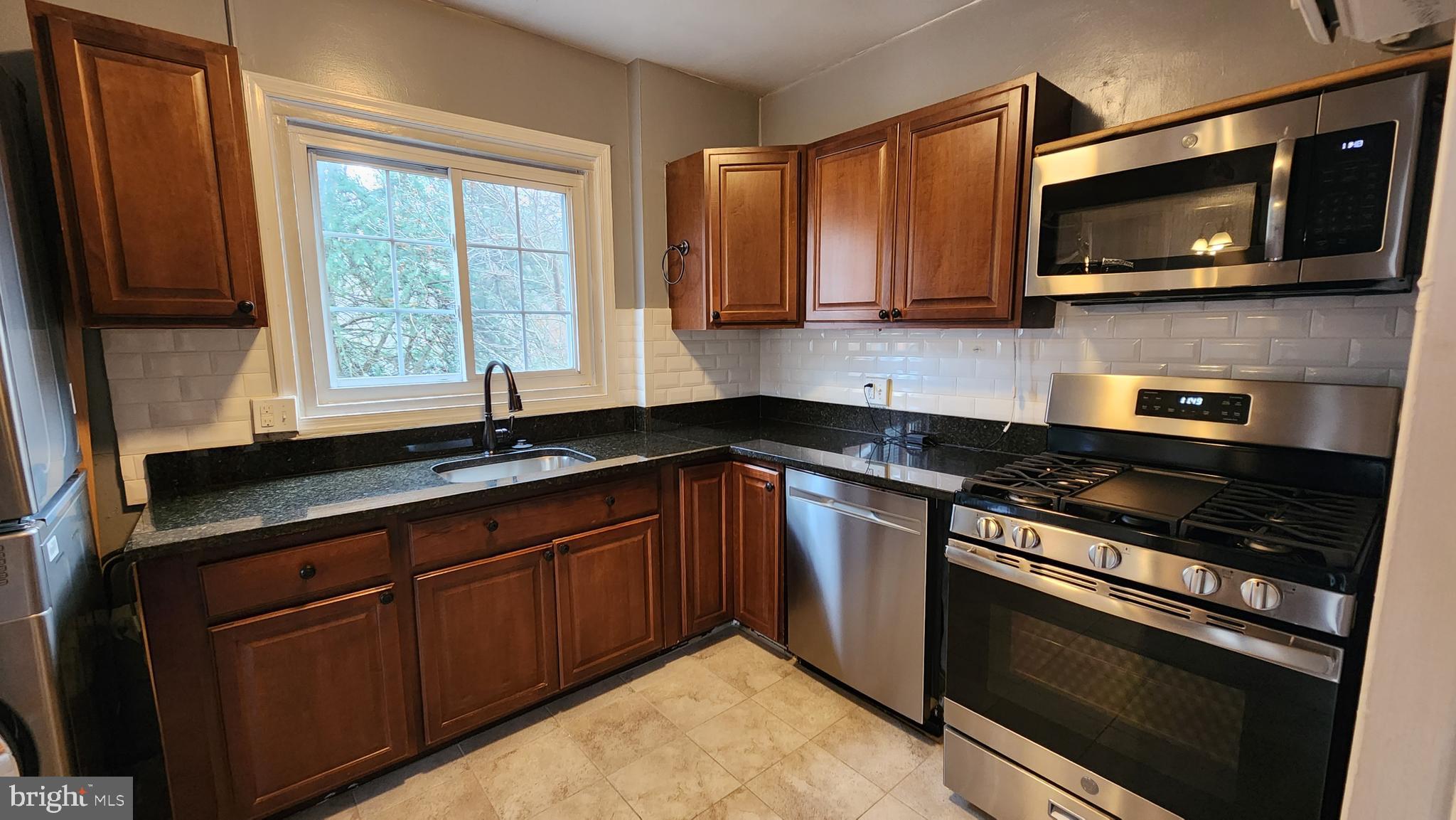 PARKFAIRFAX - Residential Lease