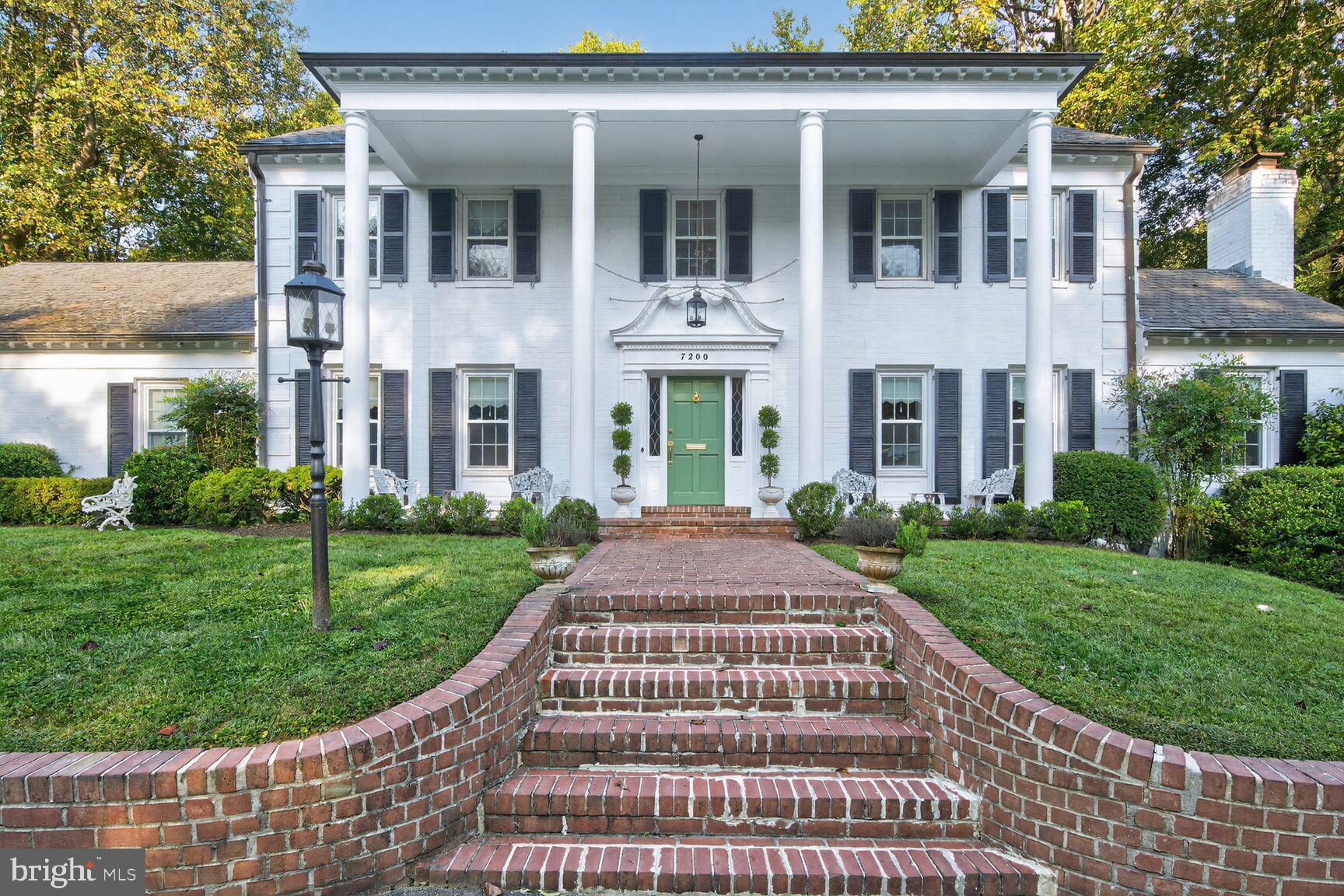BANNOCKBURN ESTATES - Residential