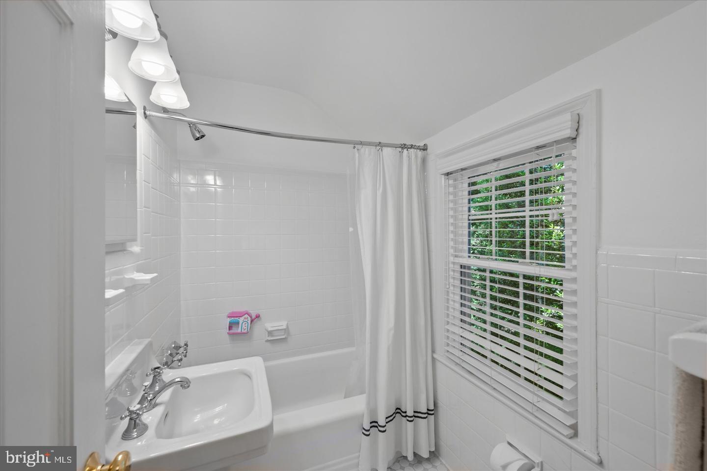 WOODACRES - Residential