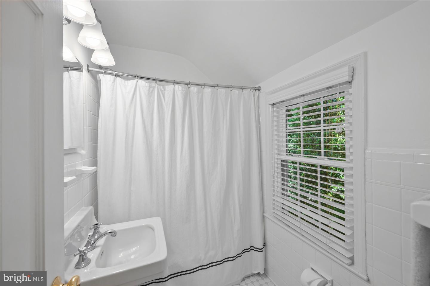 WOODACRES - Residential