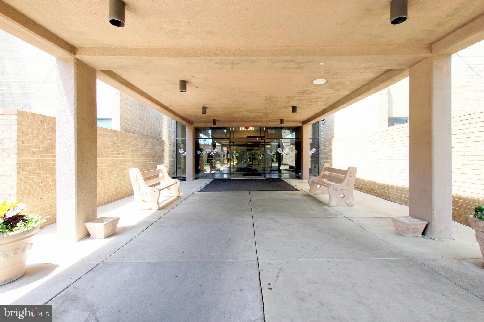 RACQUET CLUB - Residential