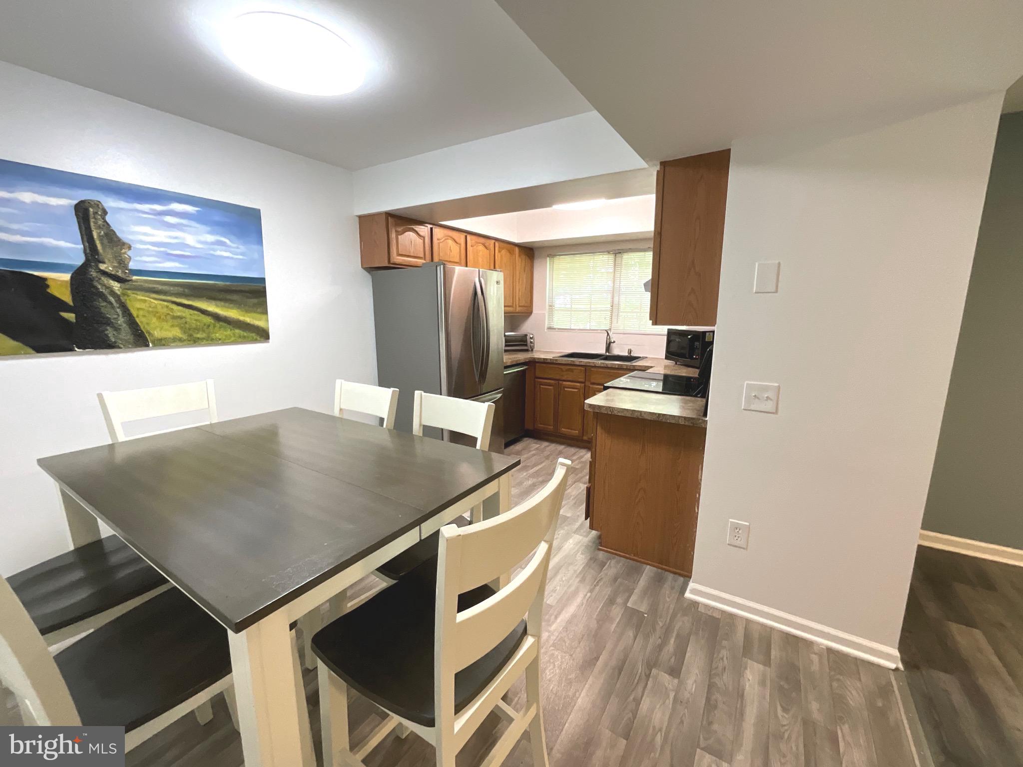 HUNTERS SQUARE - Residential
