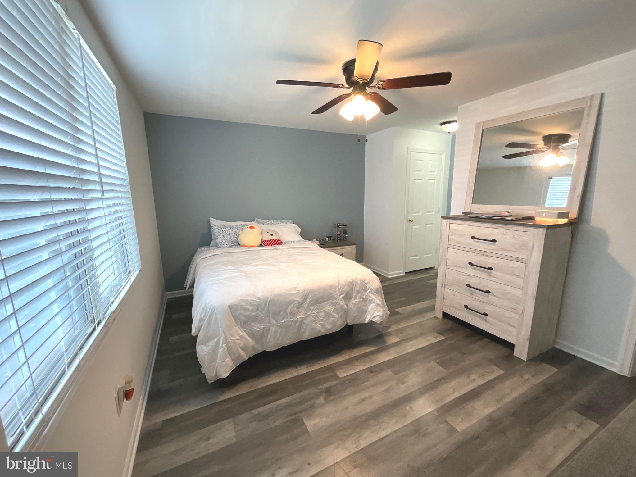 HUNTERS SQUARE - Residential
