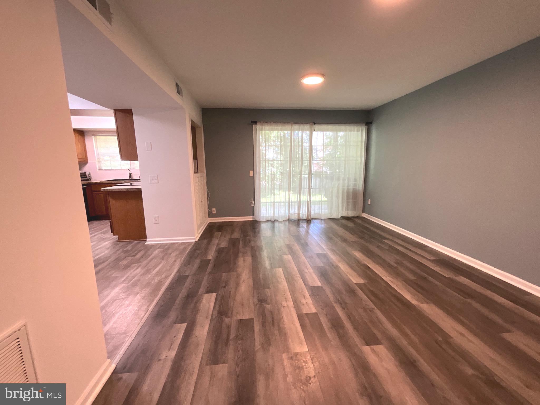 HUNTERS SQUARE - Residential