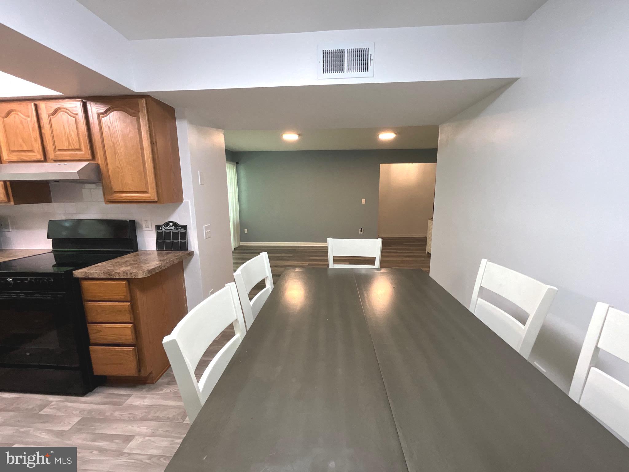 HUNTERS SQUARE - Residential
