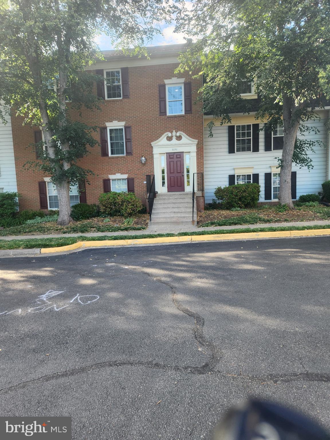 HUNTERS SQUARE - Residential