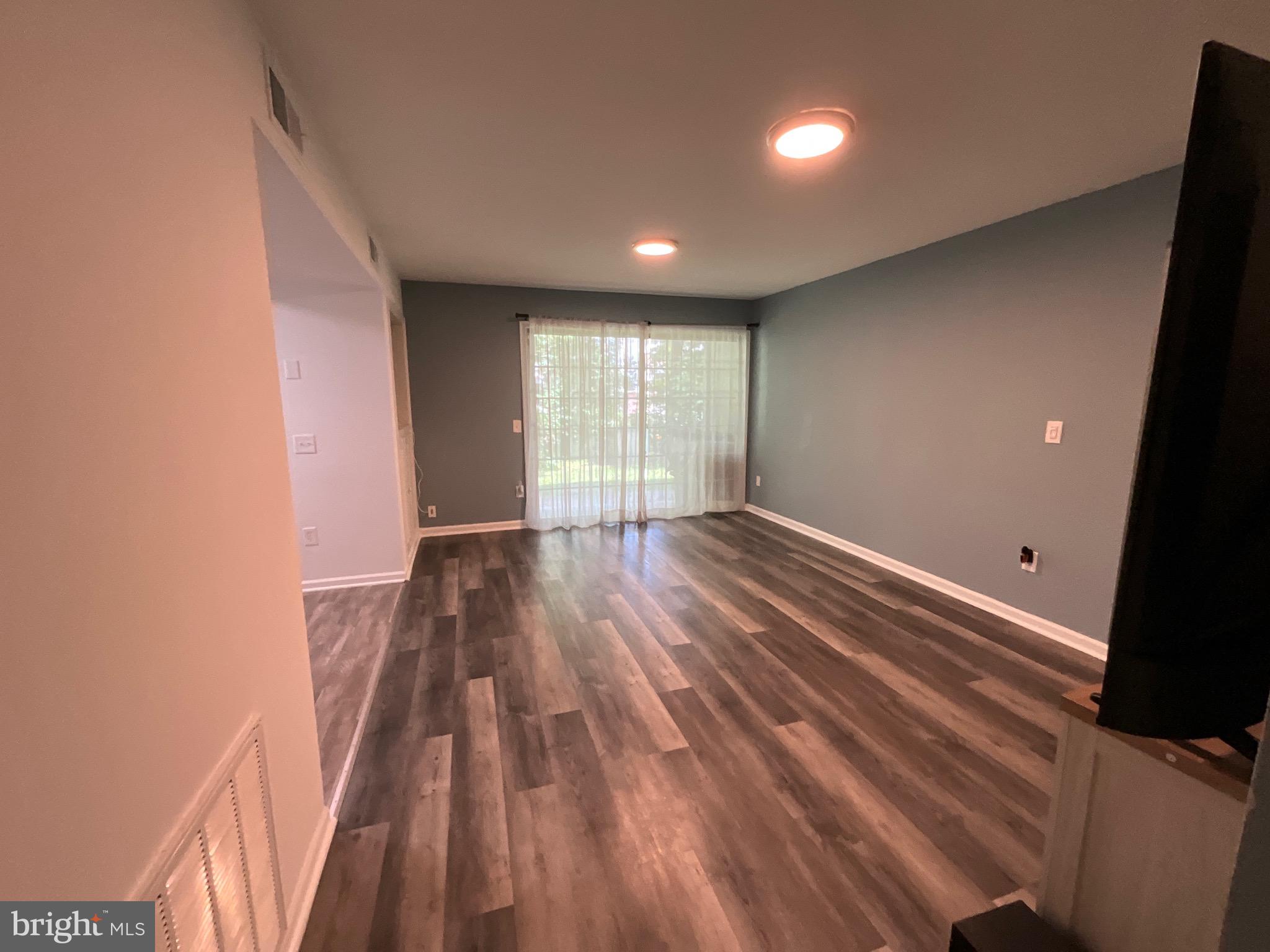 HUNTERS SQUARE - Residential