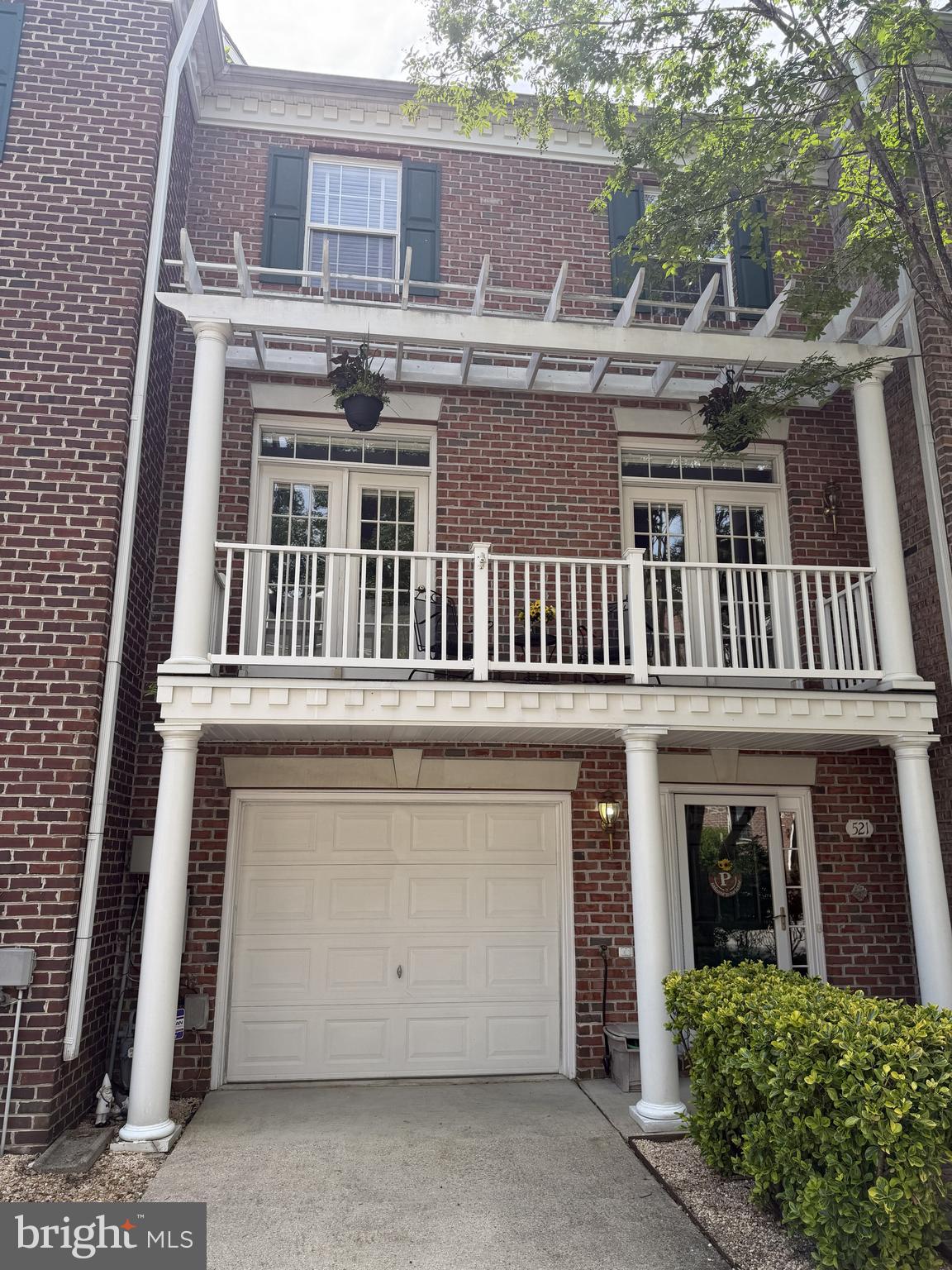 WATERS EDGE - Residential