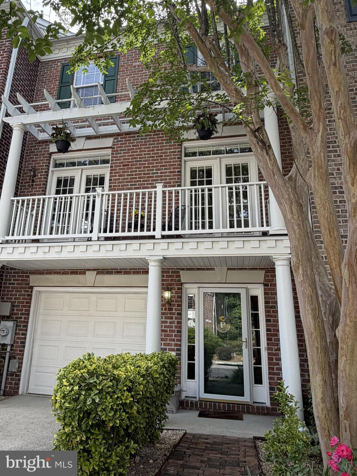 WATERS EDGE - Residential