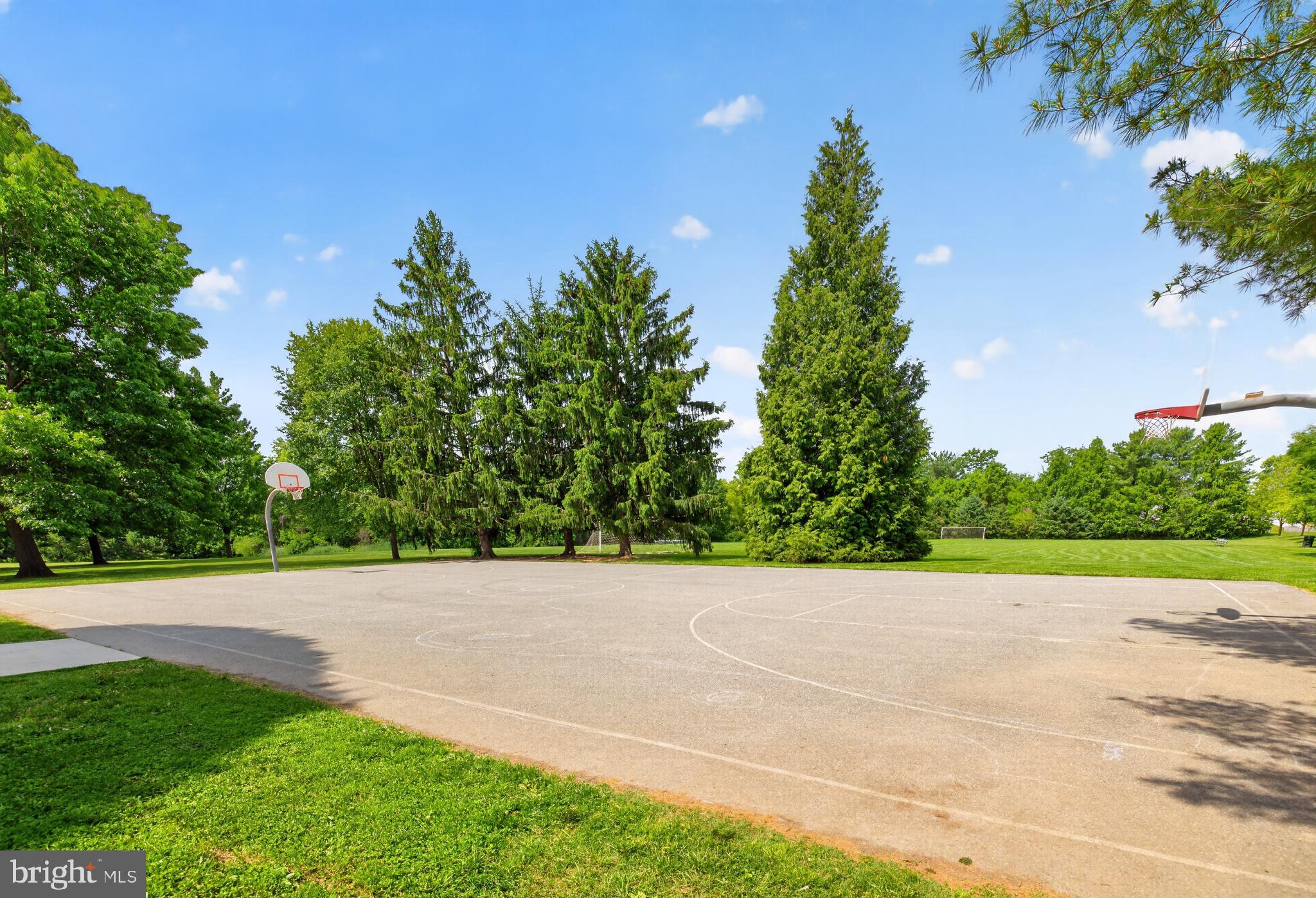 CLOVERLEAF CENTER - Residential