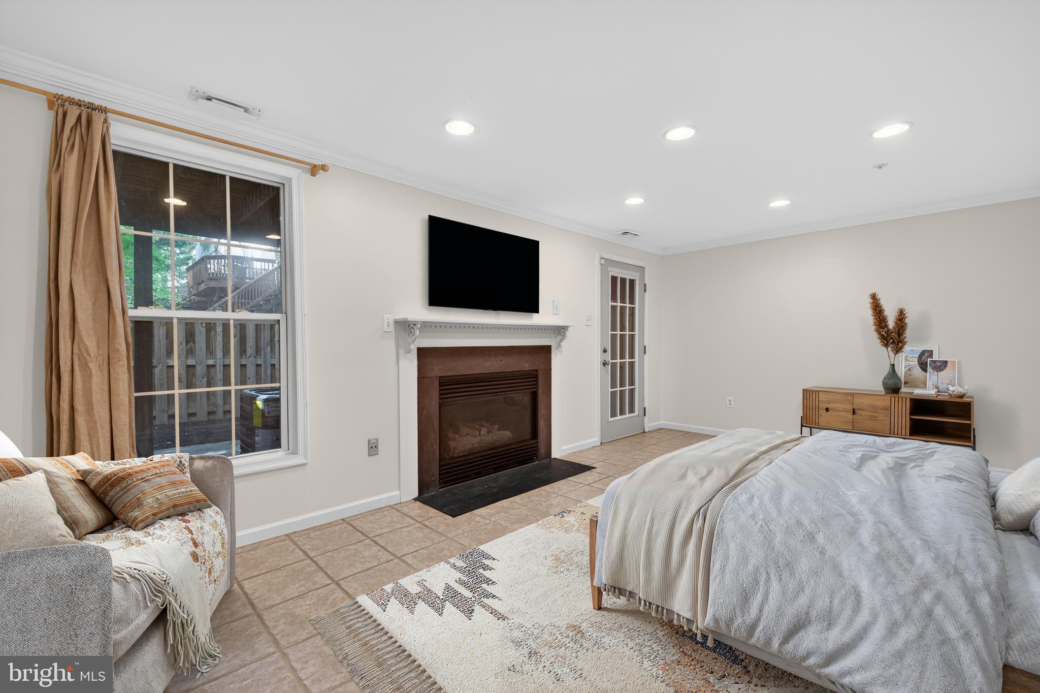 CLOVERLEAF CENTER - Residential