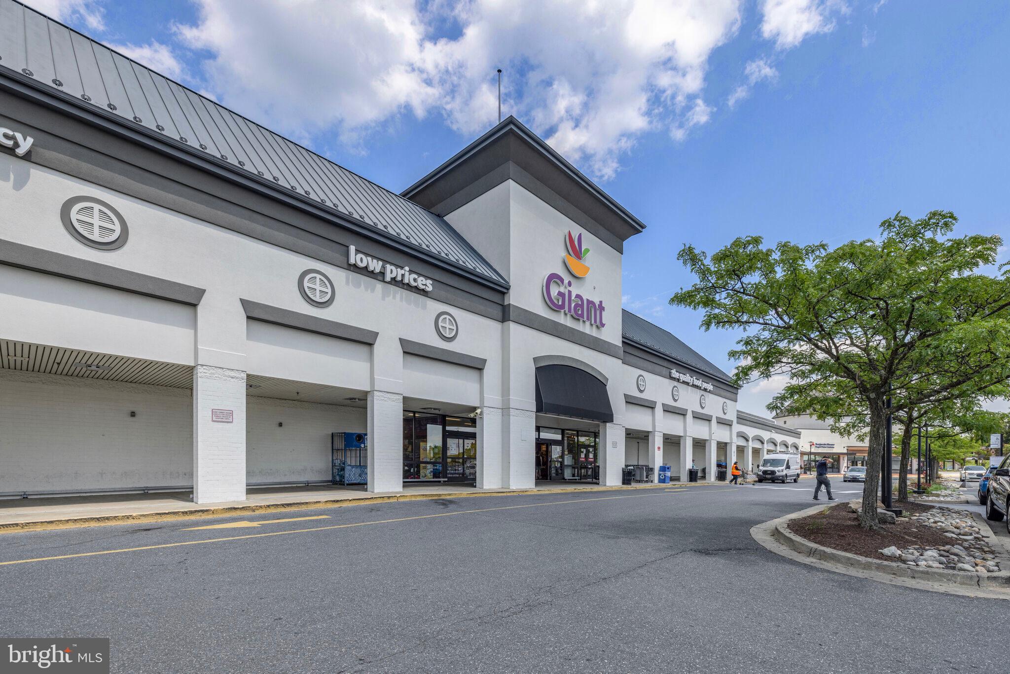 CLOVERLEAF CENTER - Residential