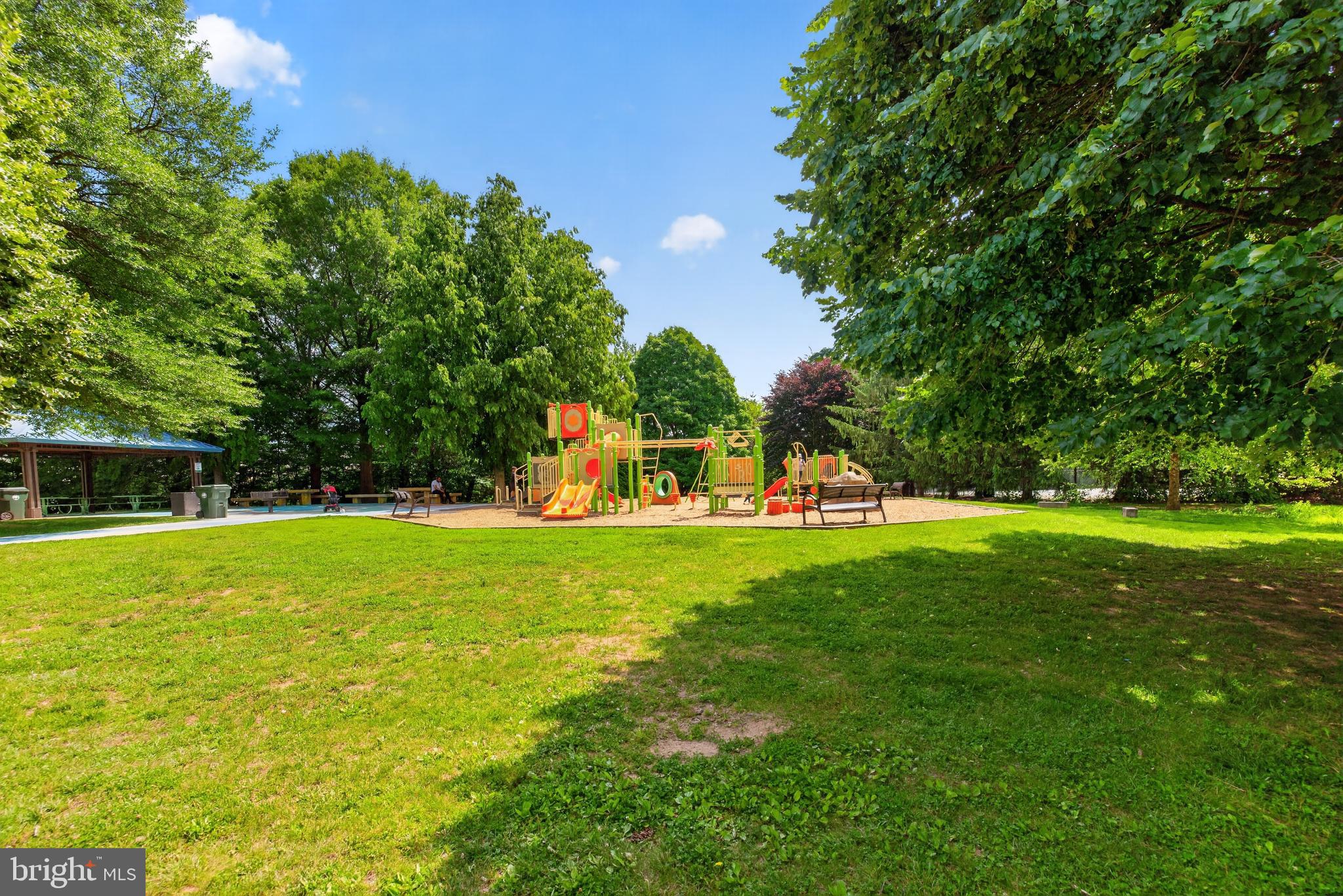 CLOVERLEAF CENTER - Residential