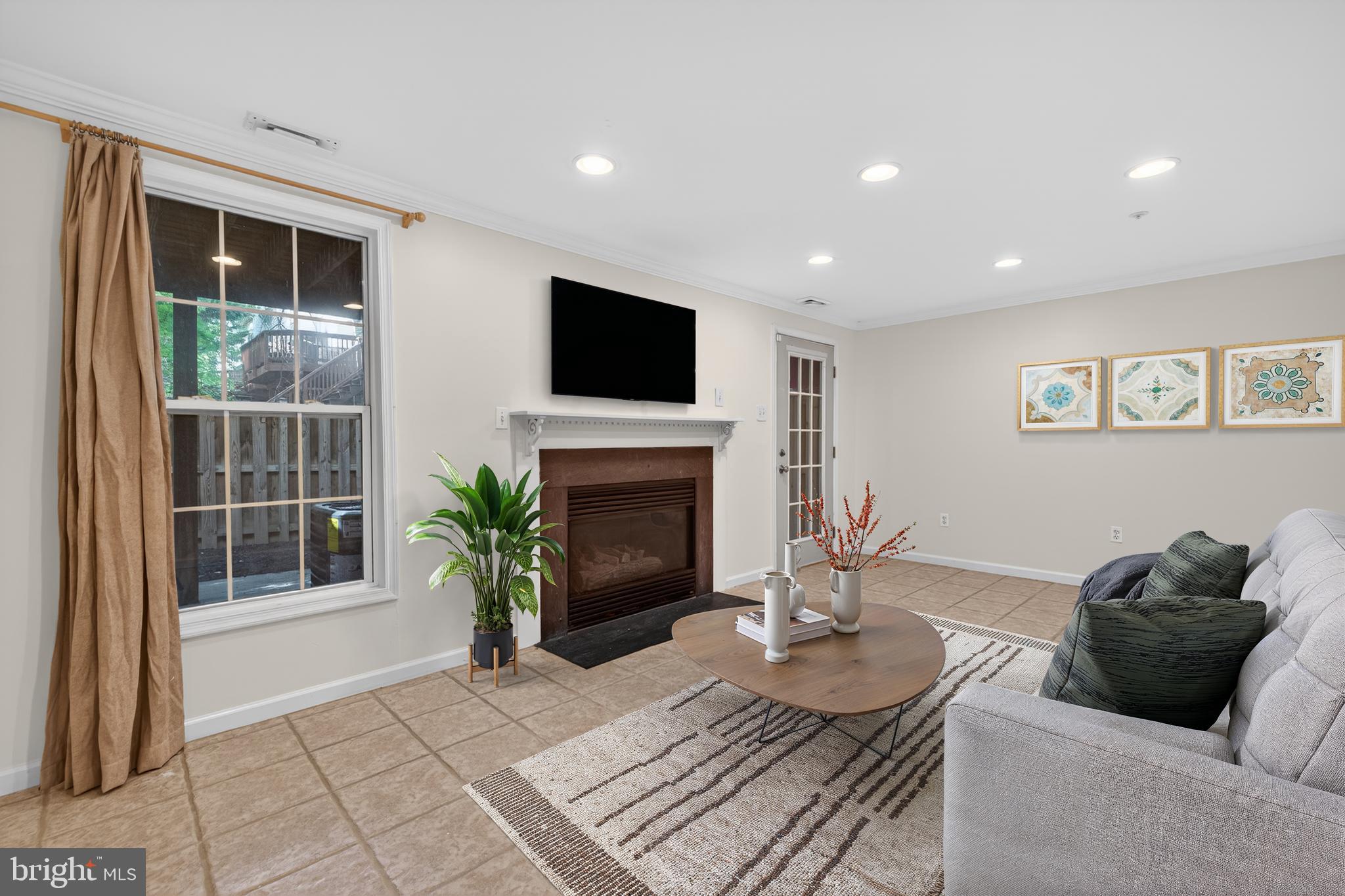 CLOVERLEAF CENTER - Residential