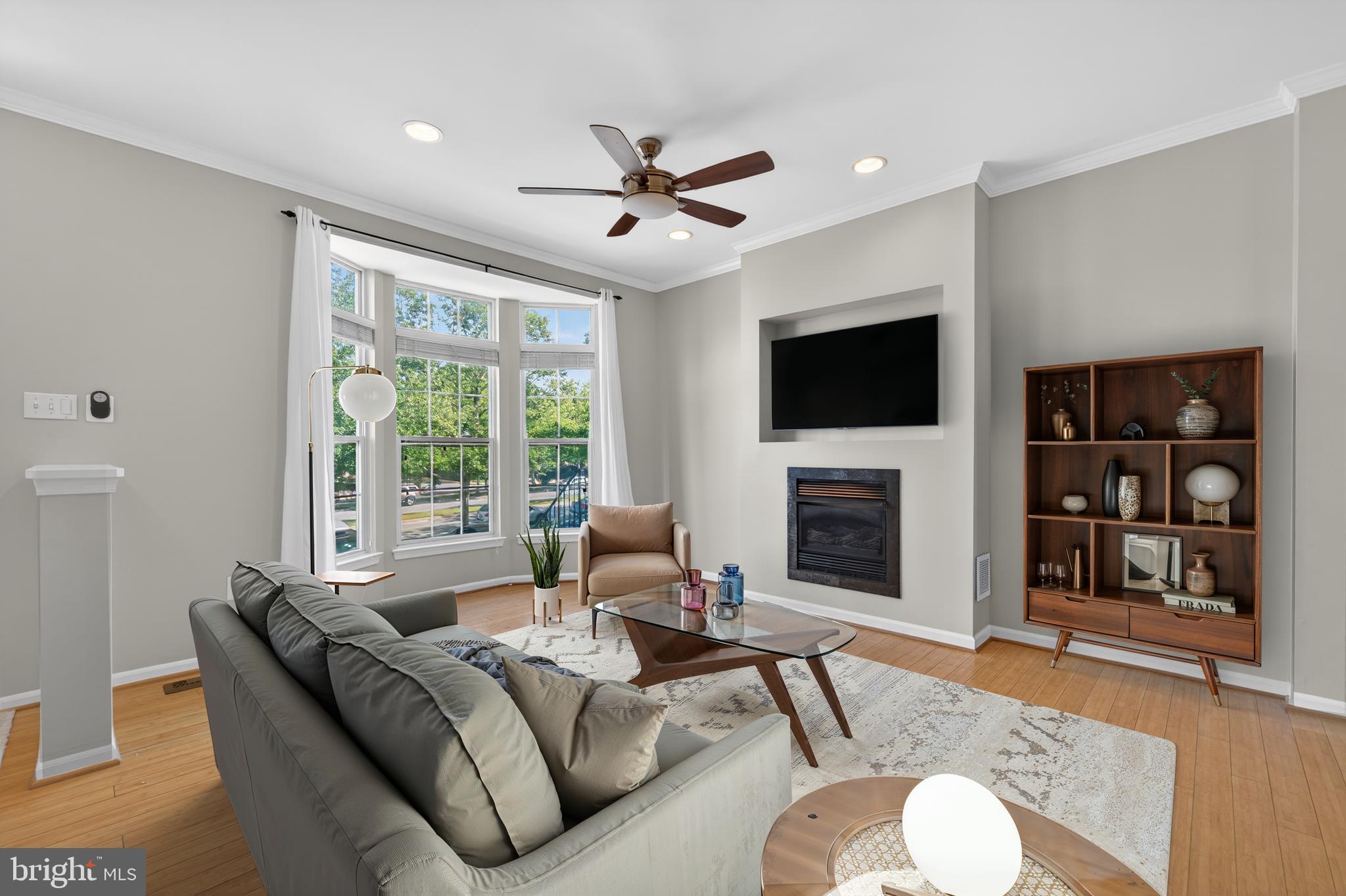 CLOVERLEAF CENTER - Residential