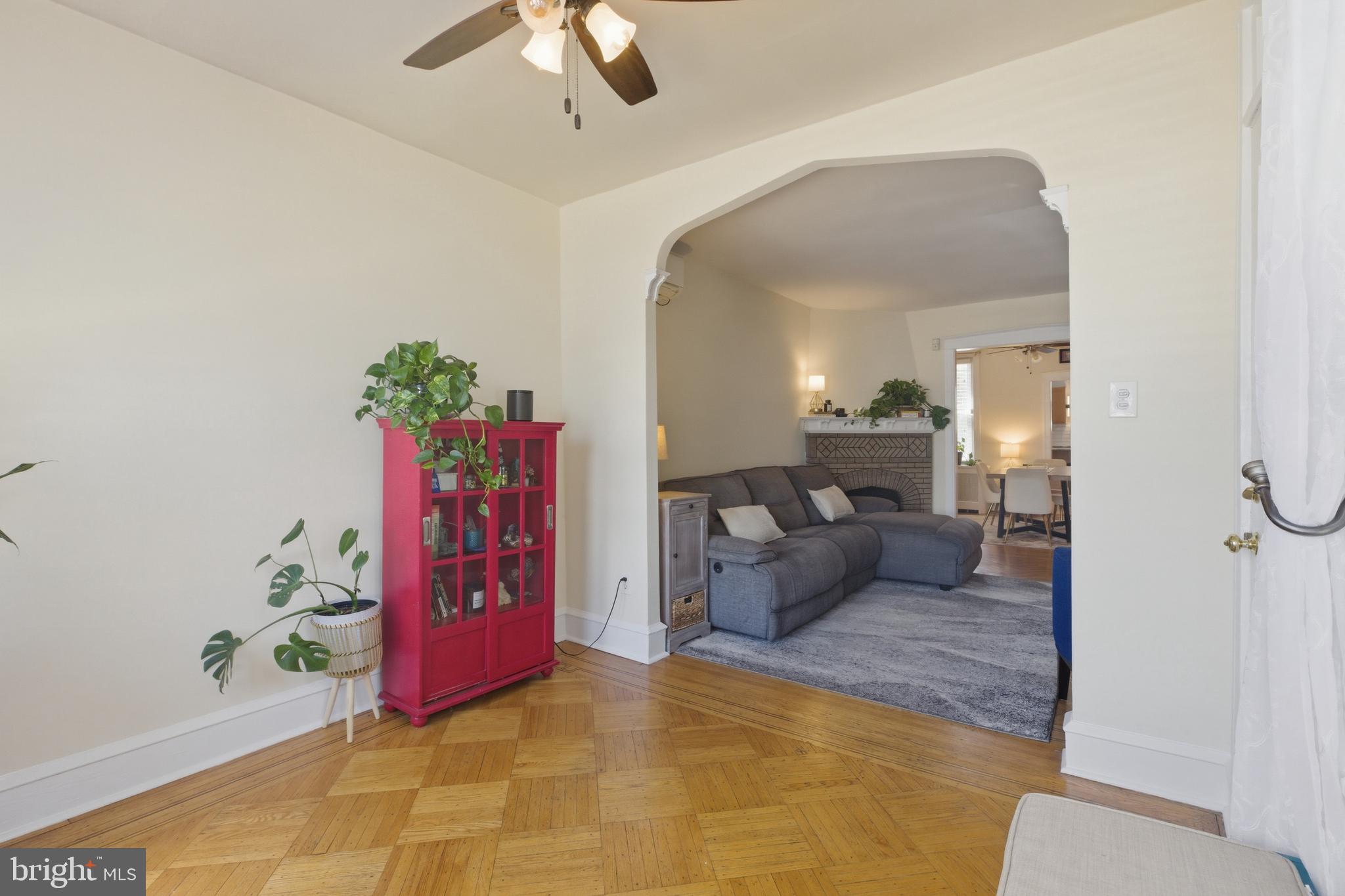 ROXBOROUGH - Residential