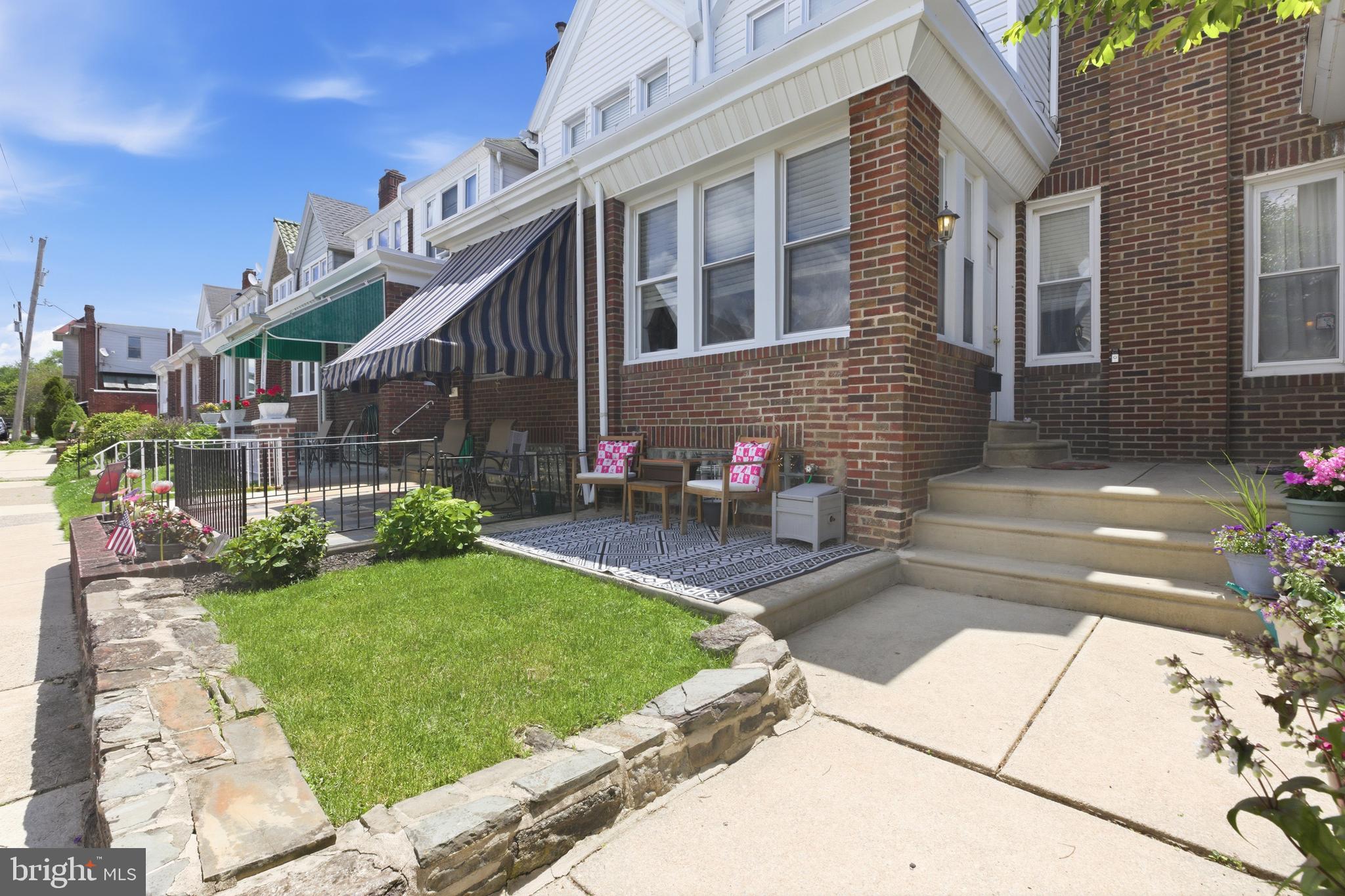 ROXBOROUGH - Residential