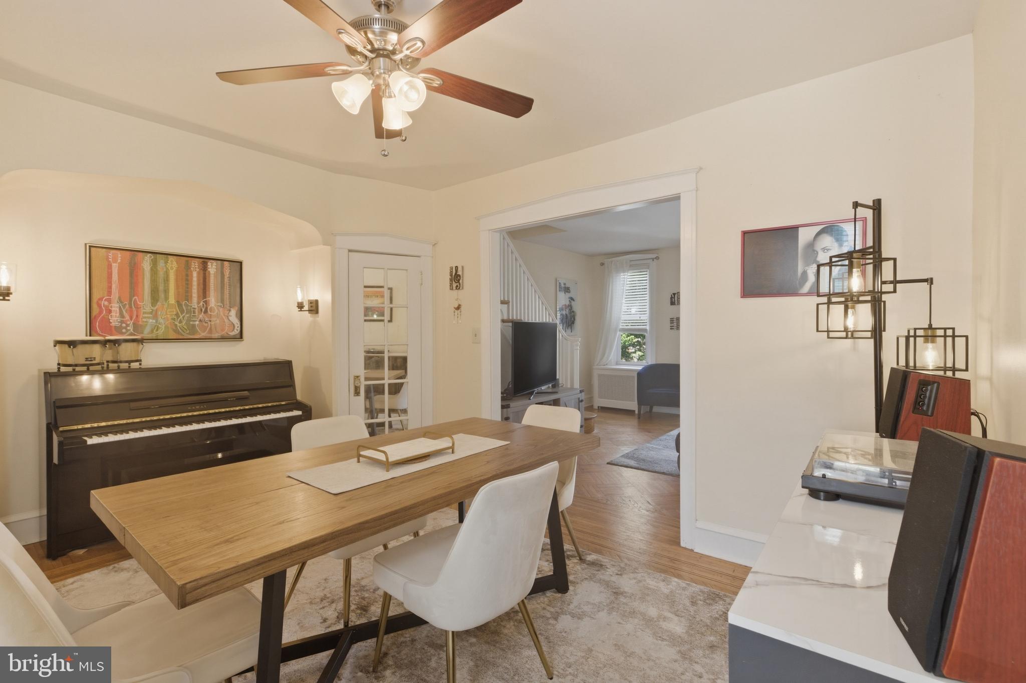 ROXBOROUGH - Residential
