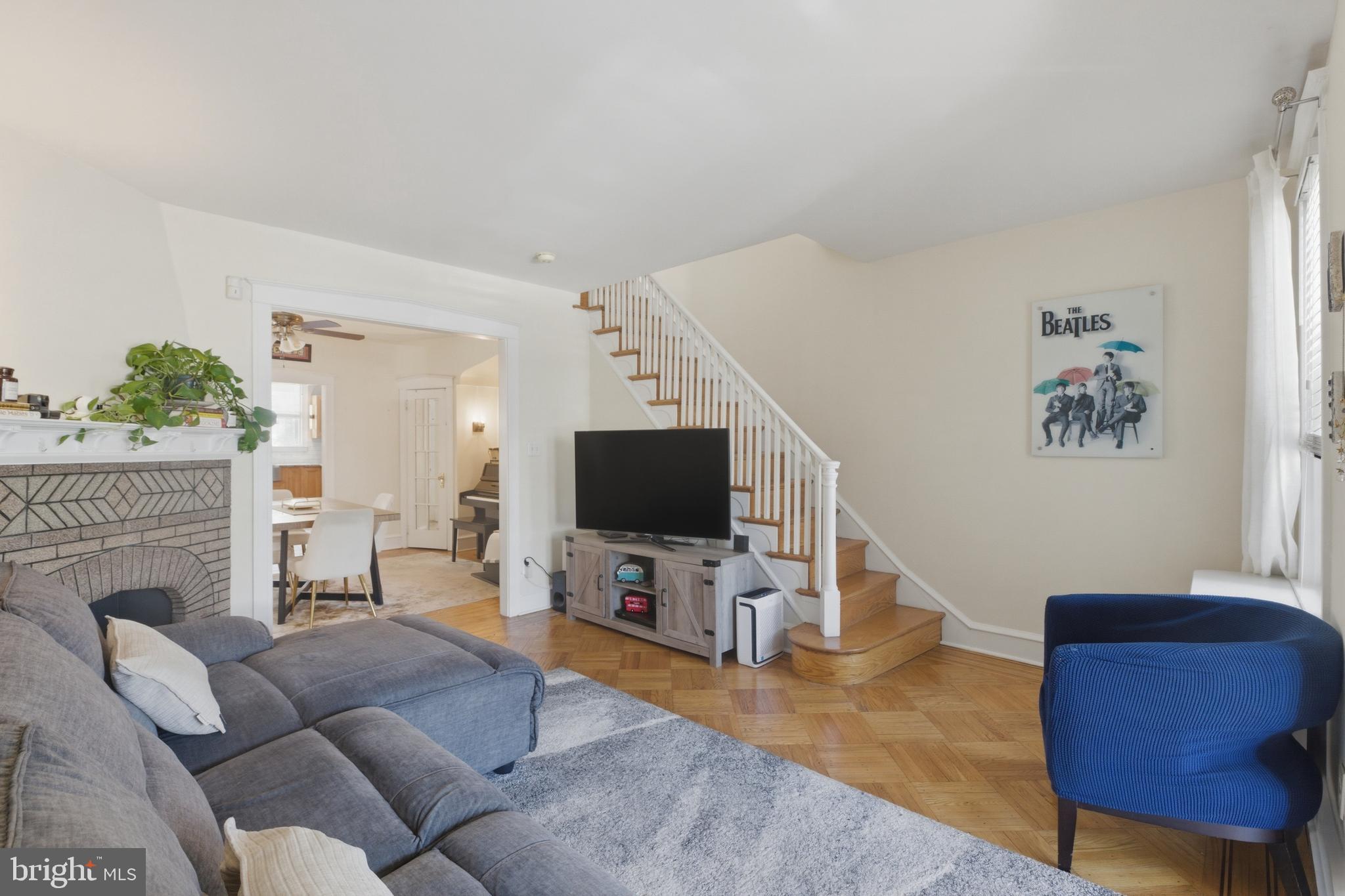 ROXBOROUGH - Residential