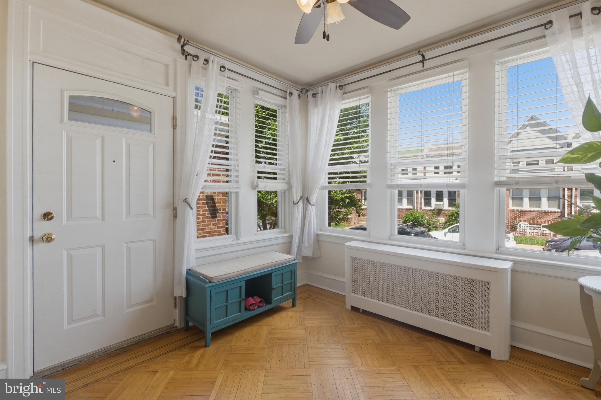 ROXBOROUGH - Residential