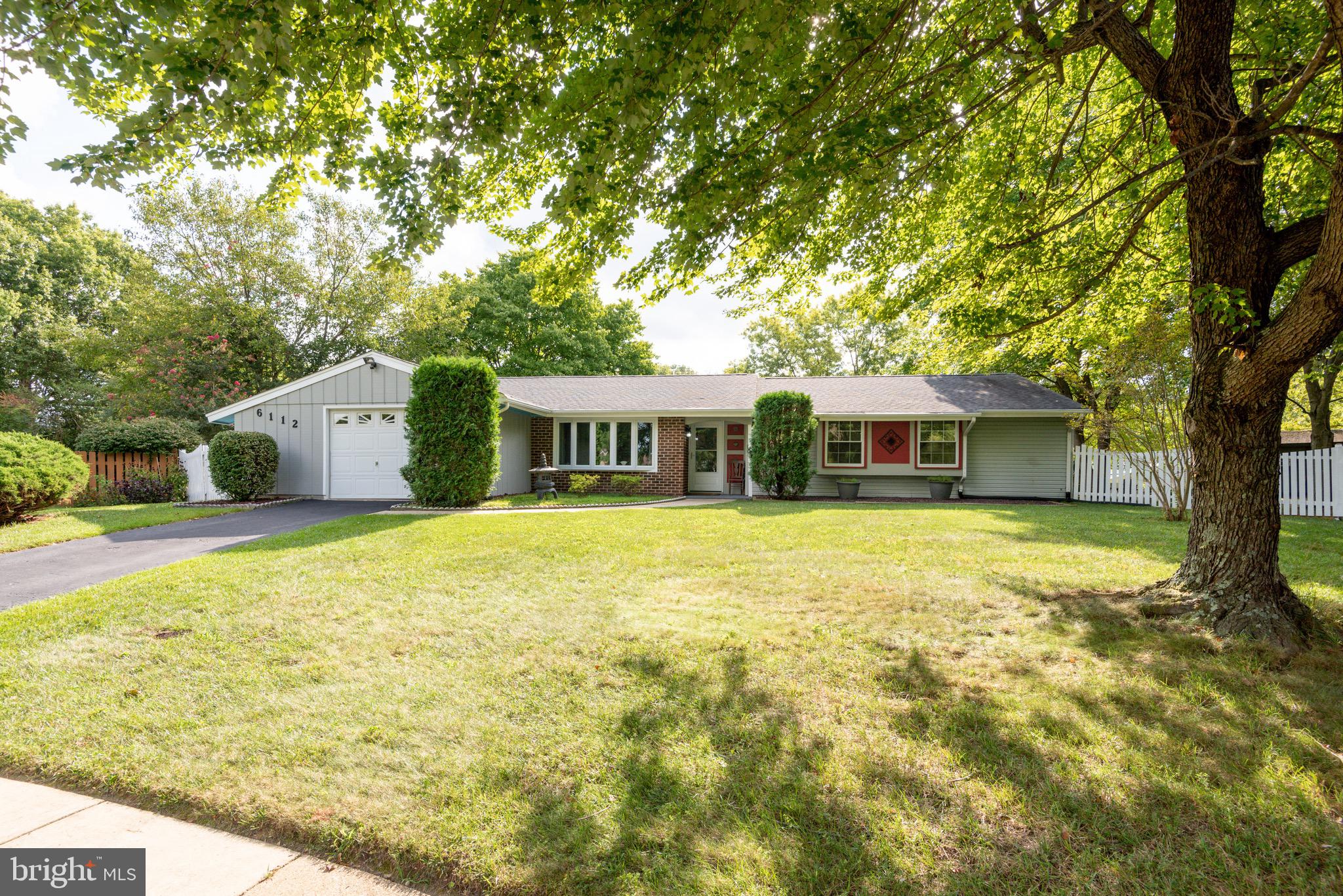 Check out this inpecably maintained home in pinefield. Located at the end of a cul de sac with large wooded fenced in lot. This charming home has it all. New HVAC system. HWH Excellent condition. New appliances  ready to be yours!