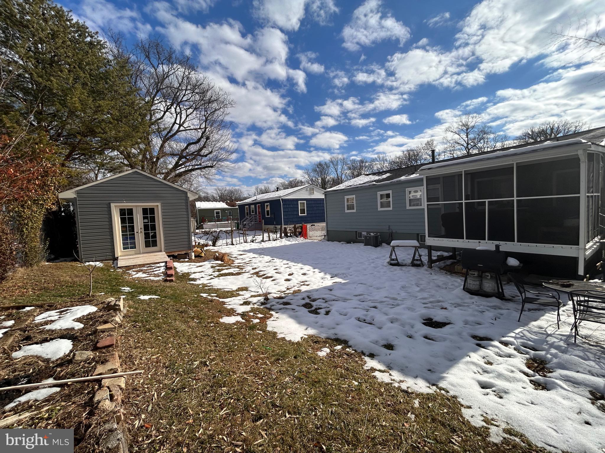 WHITFIELD KNOLLS - Residential