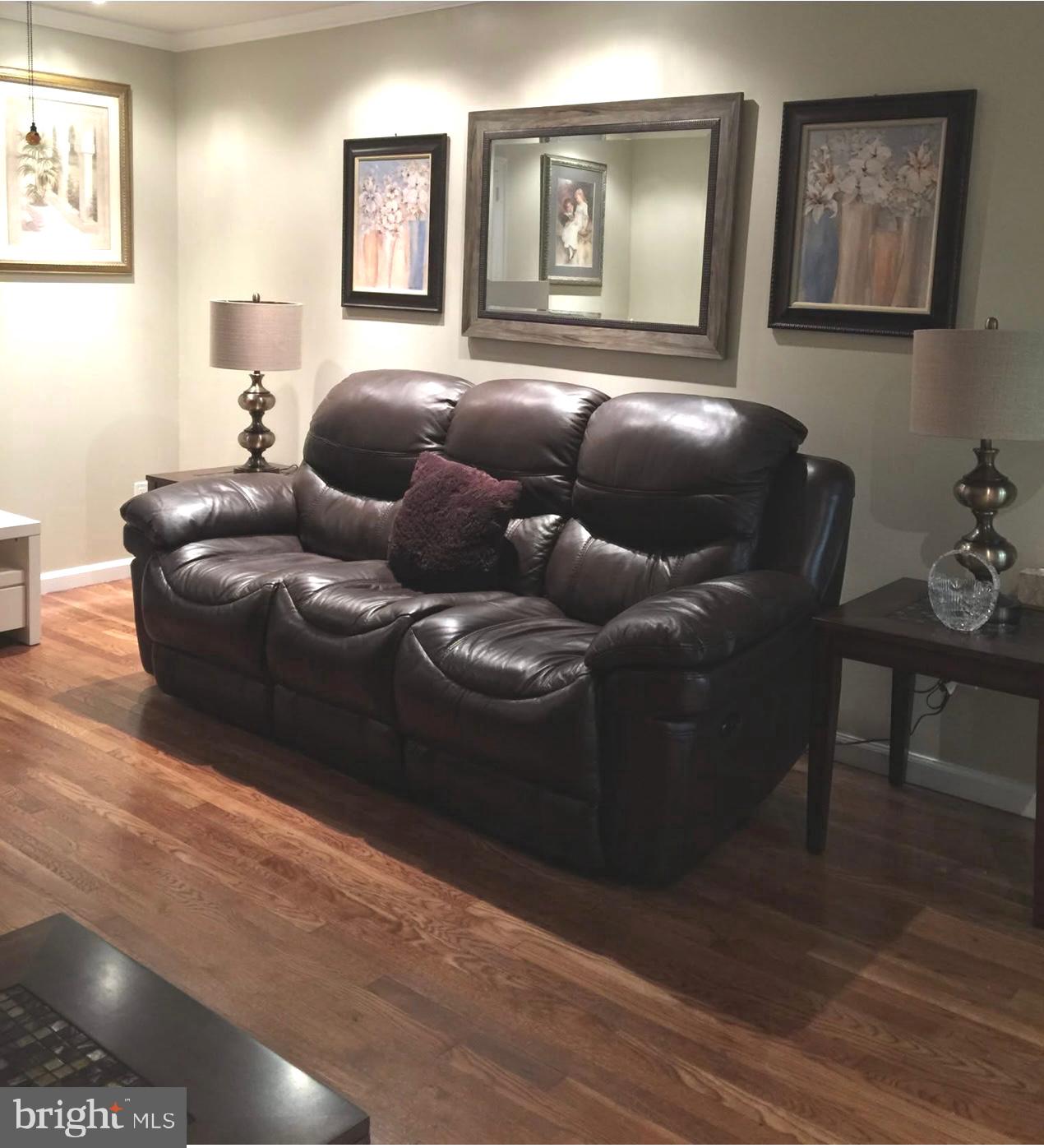 WHITFIELD KNOLLS - Residential
