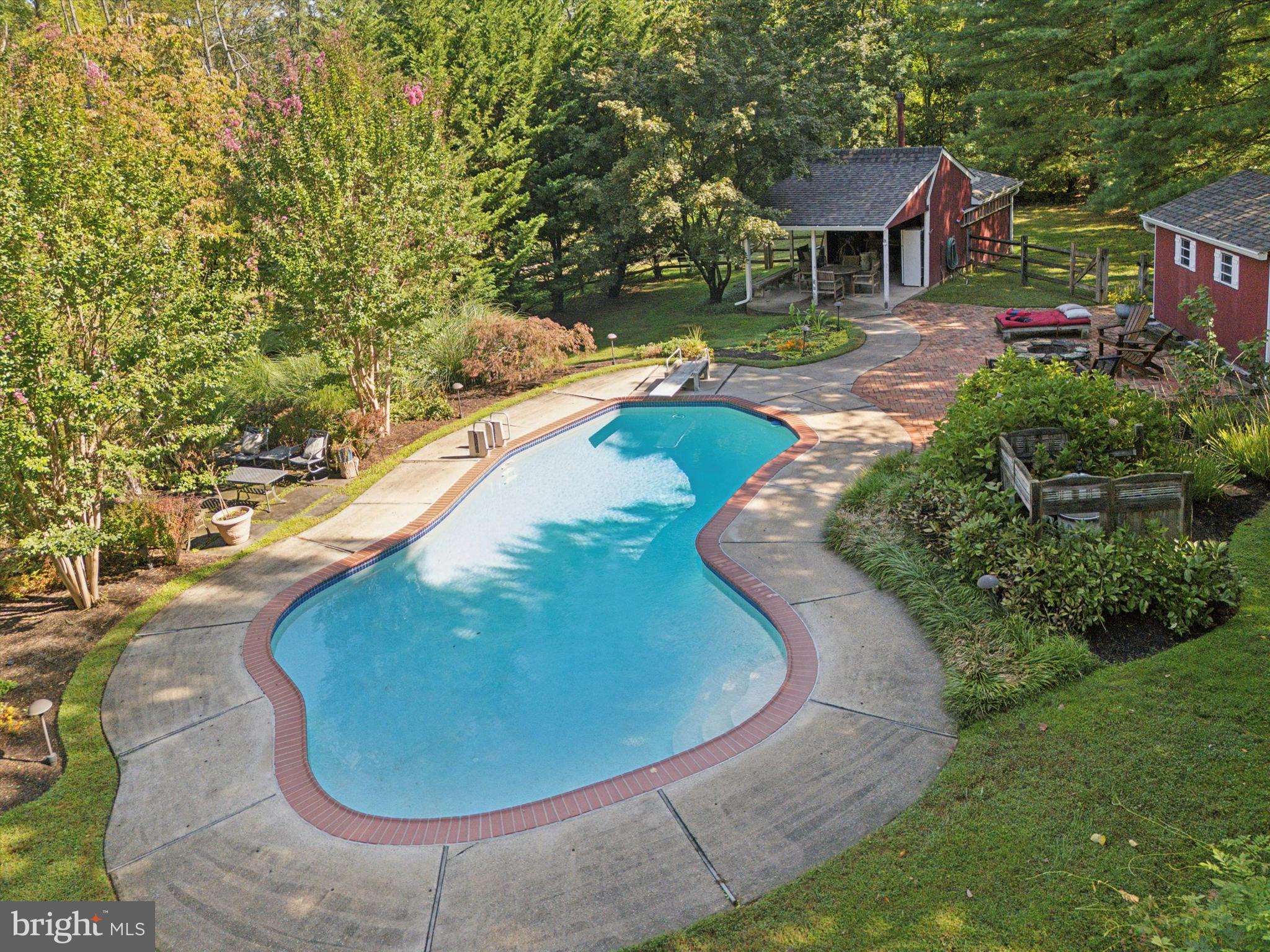 FOUR OAKS FARM - Residential