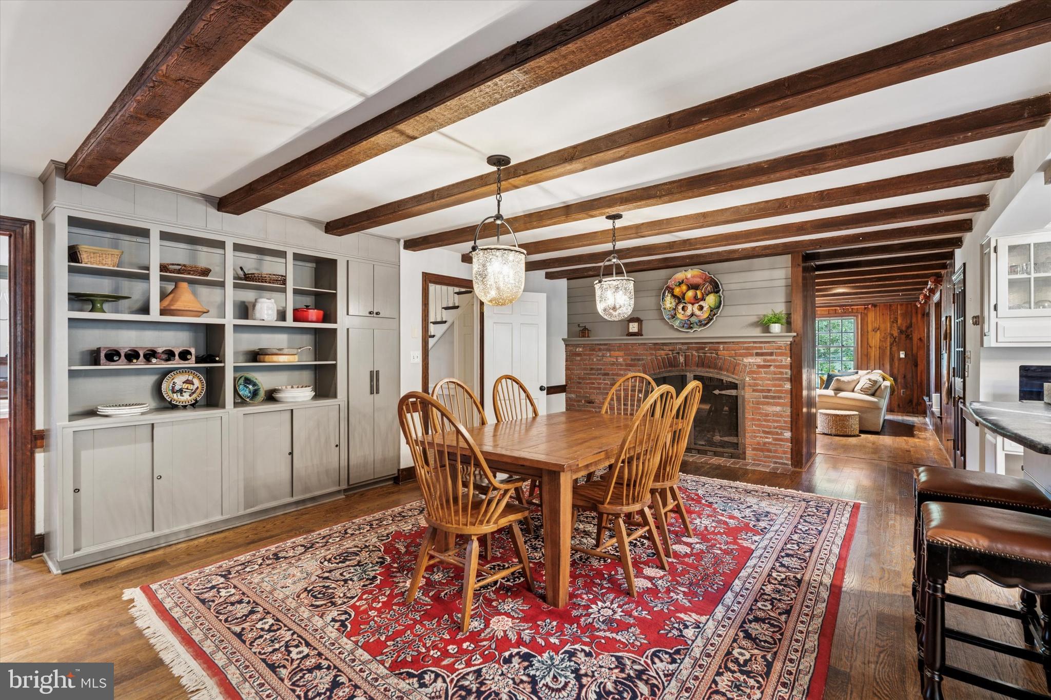 FOUR OAKS FARM - Residential