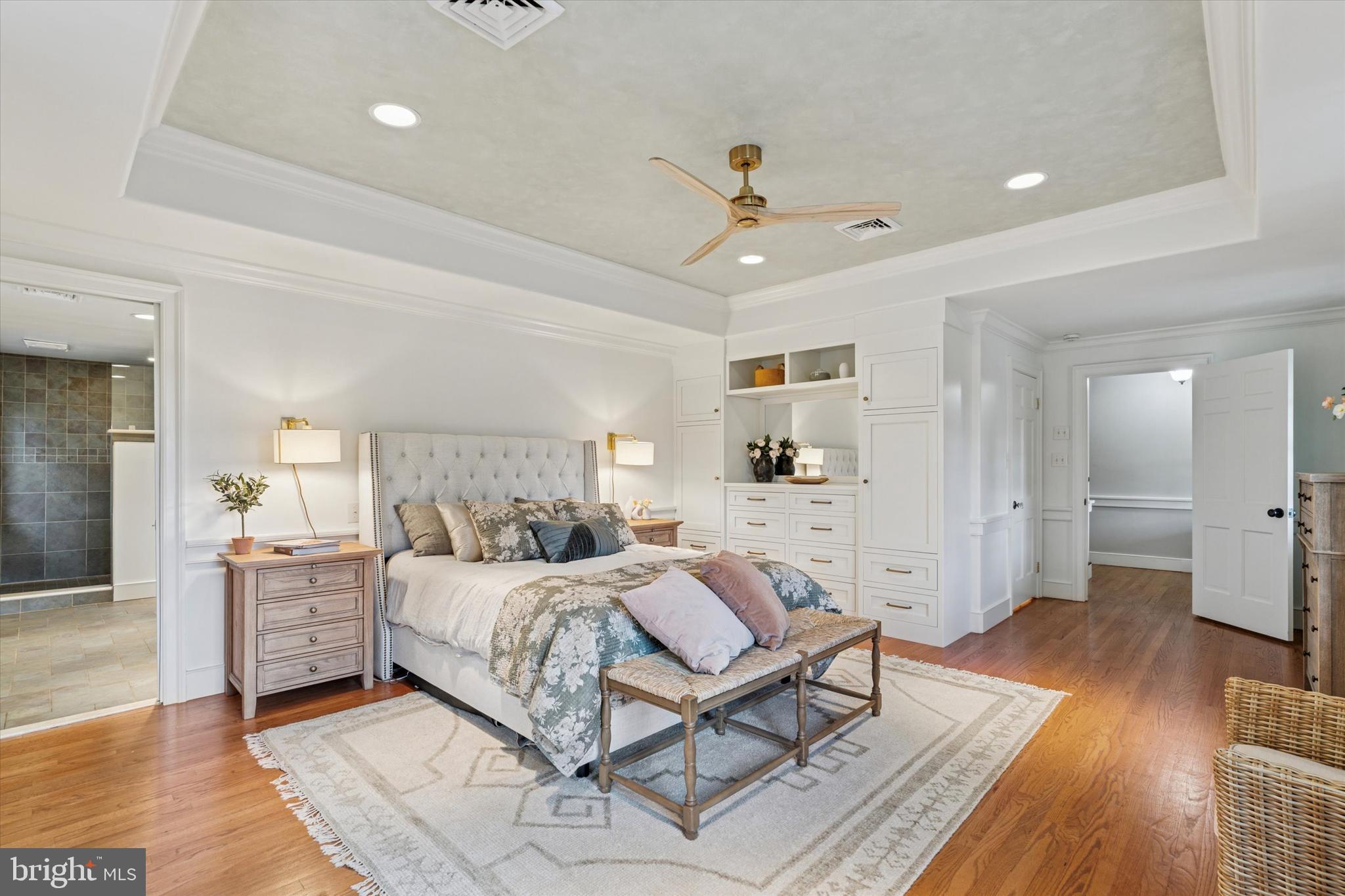 FOUR OAKS FARM - Residential