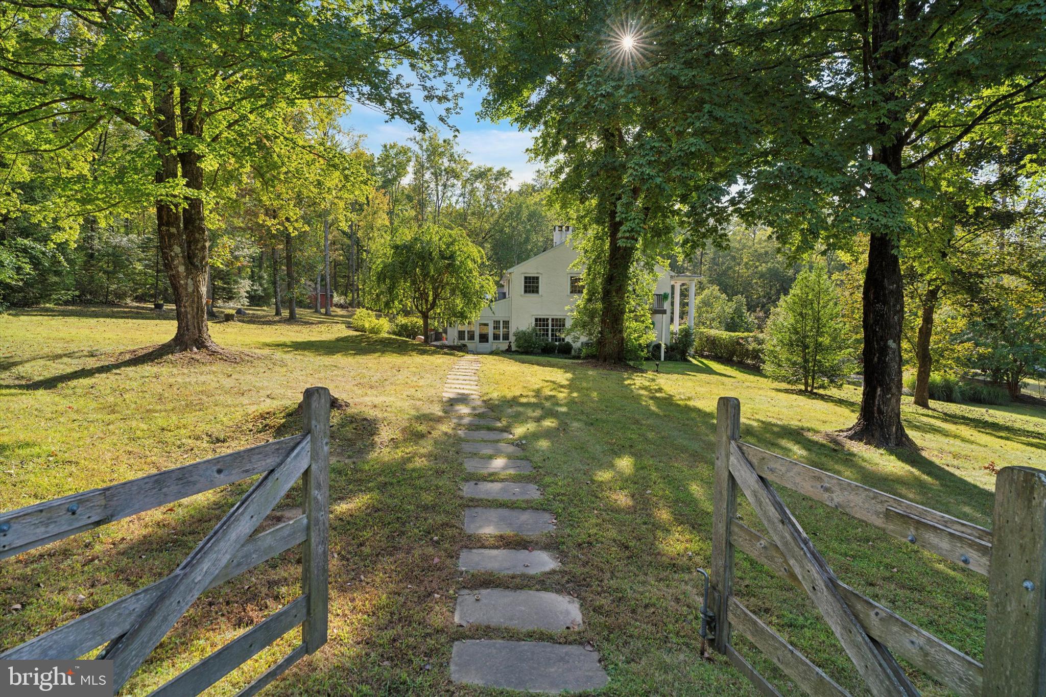 FOUR OAKS FARM - Residential