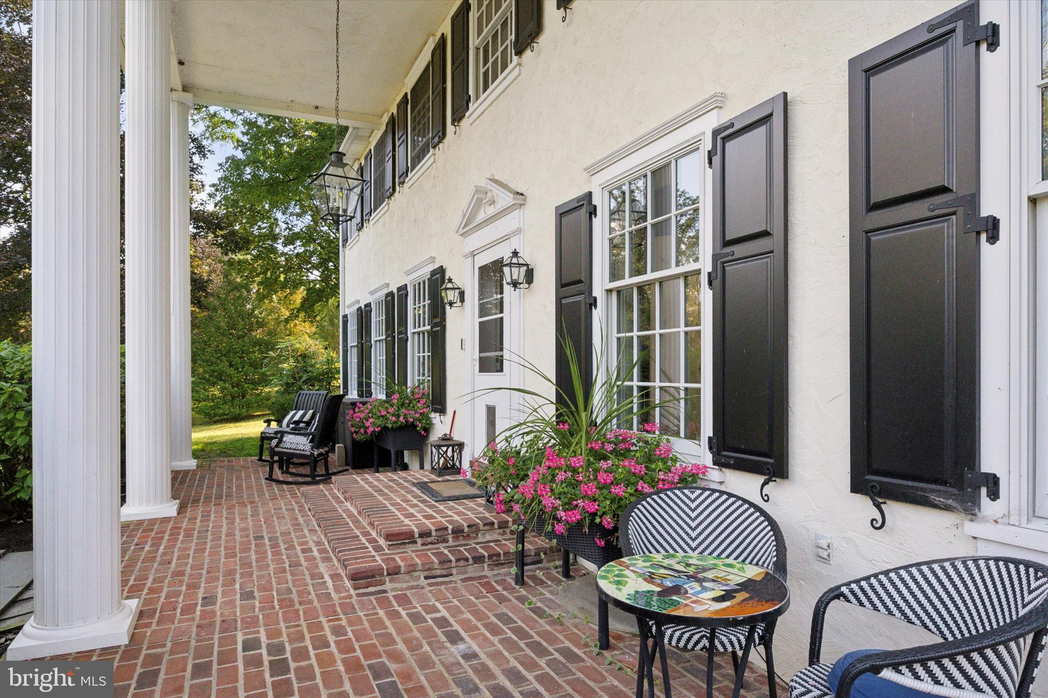 FOUR OAKS FARM - Residential