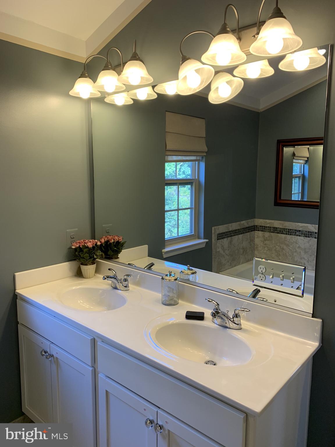 RIVERWALK - Residential Lease