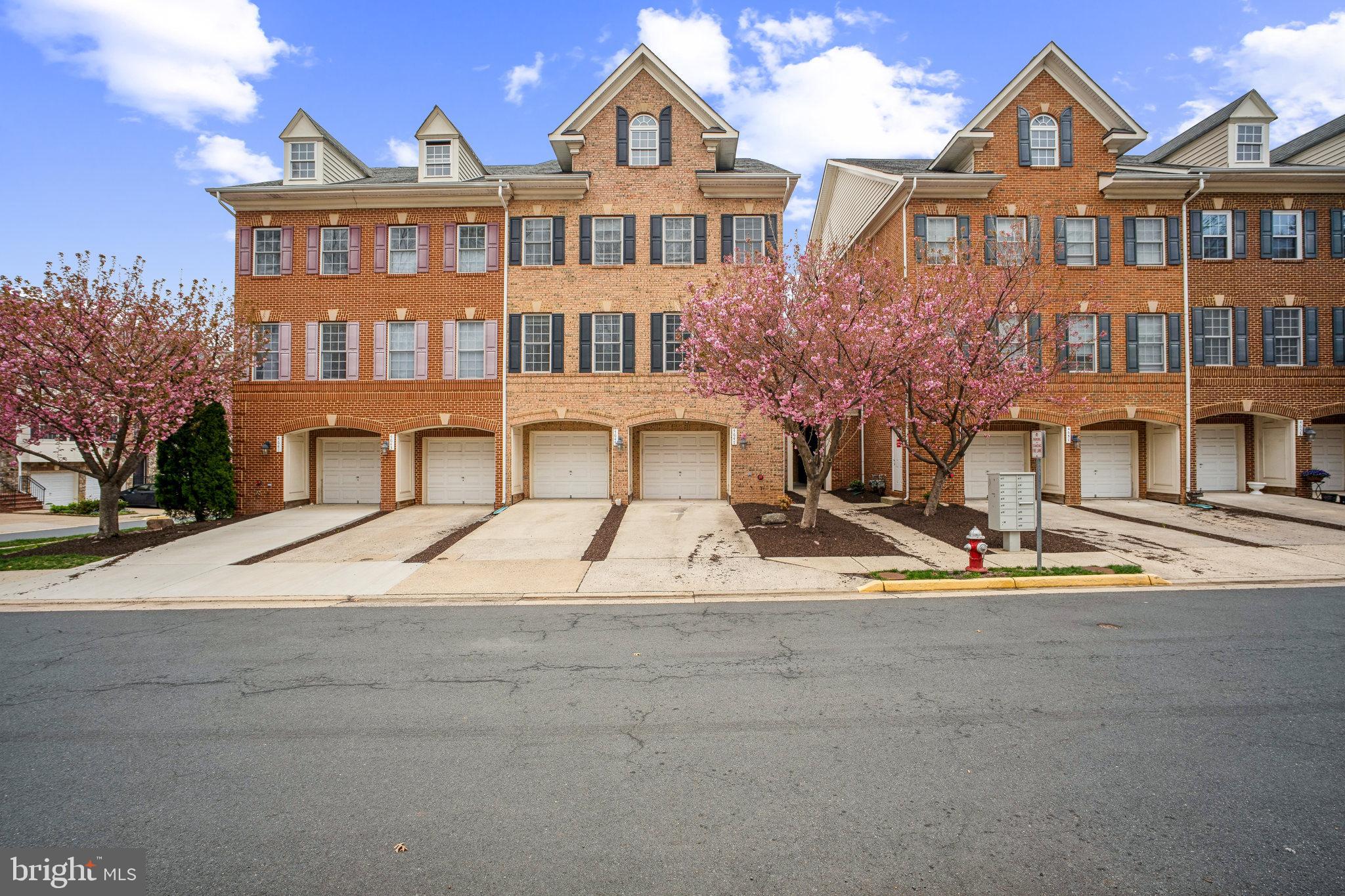 WILLOW OAKS - Residential Lease