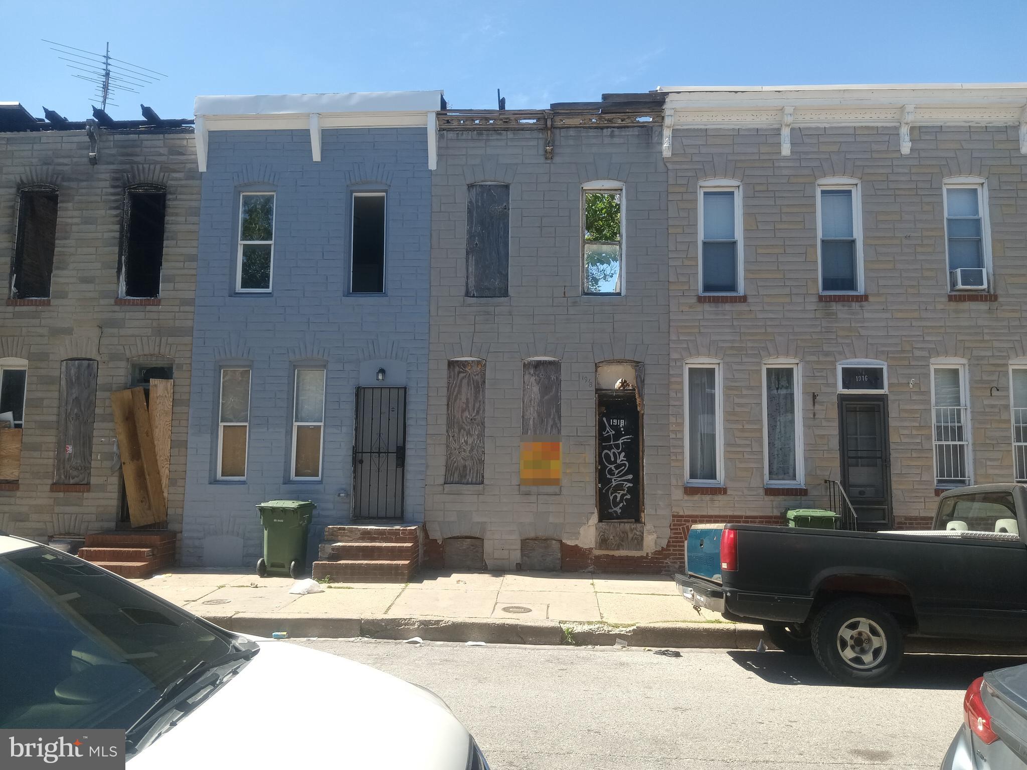 ONLINE AUCTION:  This auction takes place on the Ashland Auction Group Website Bidding Platform.  Bidding begins 6/17/2026 @ 10:00 AM. Bidding ends 6/19/2026 @ 11:05 AM. List Price is Suggested Opening Bid. Deposit: $5000

2 Story Townhouse located in the Carrollton Ridge area.
JUST MINUTES to Caroll Park and Westside Shopping Center.
Easy access to major traffic artery S Monroe St.
Property is a vacant shell in need of total renovation.