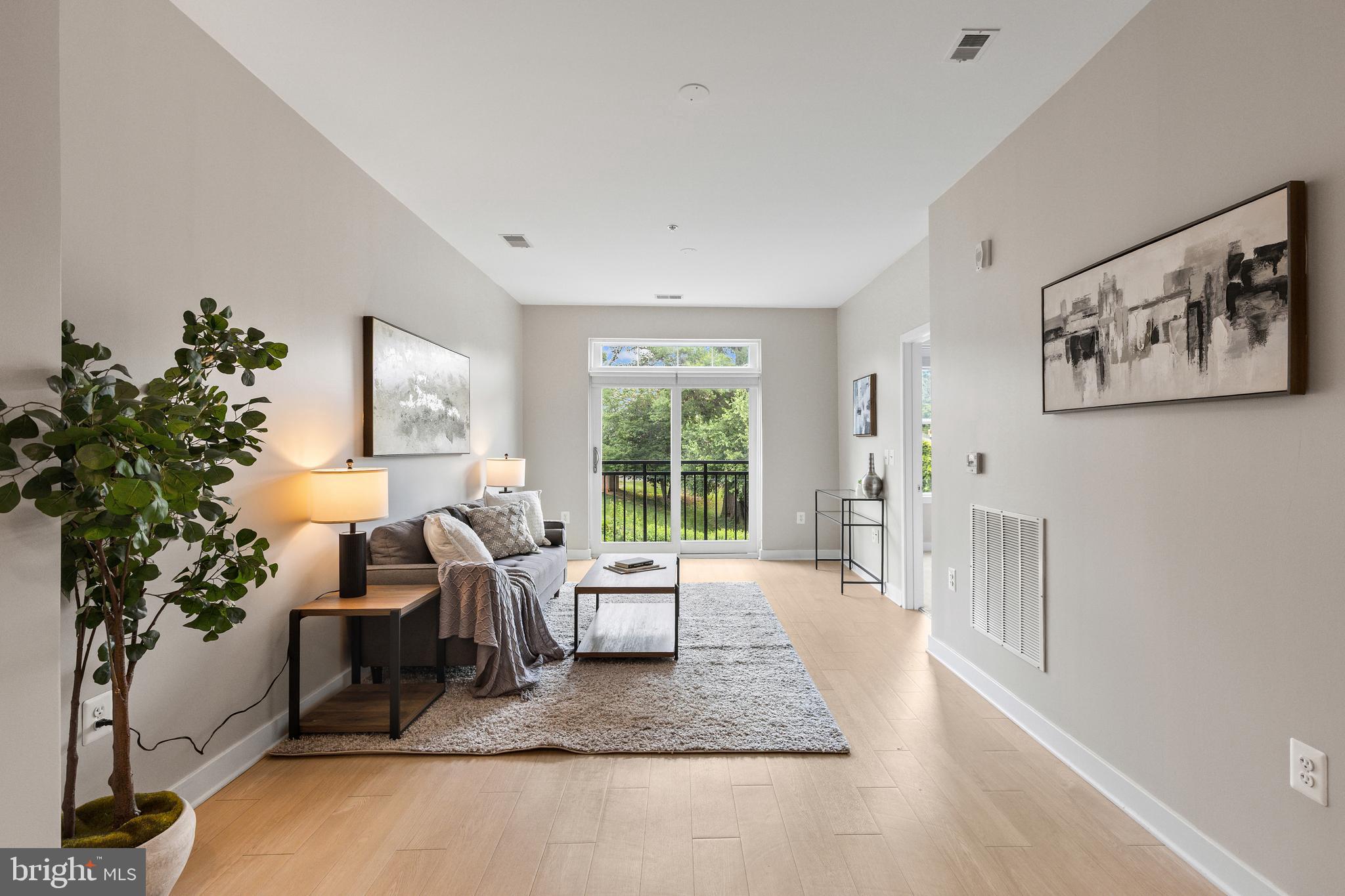 TRAFALGAR FLATS - Residential