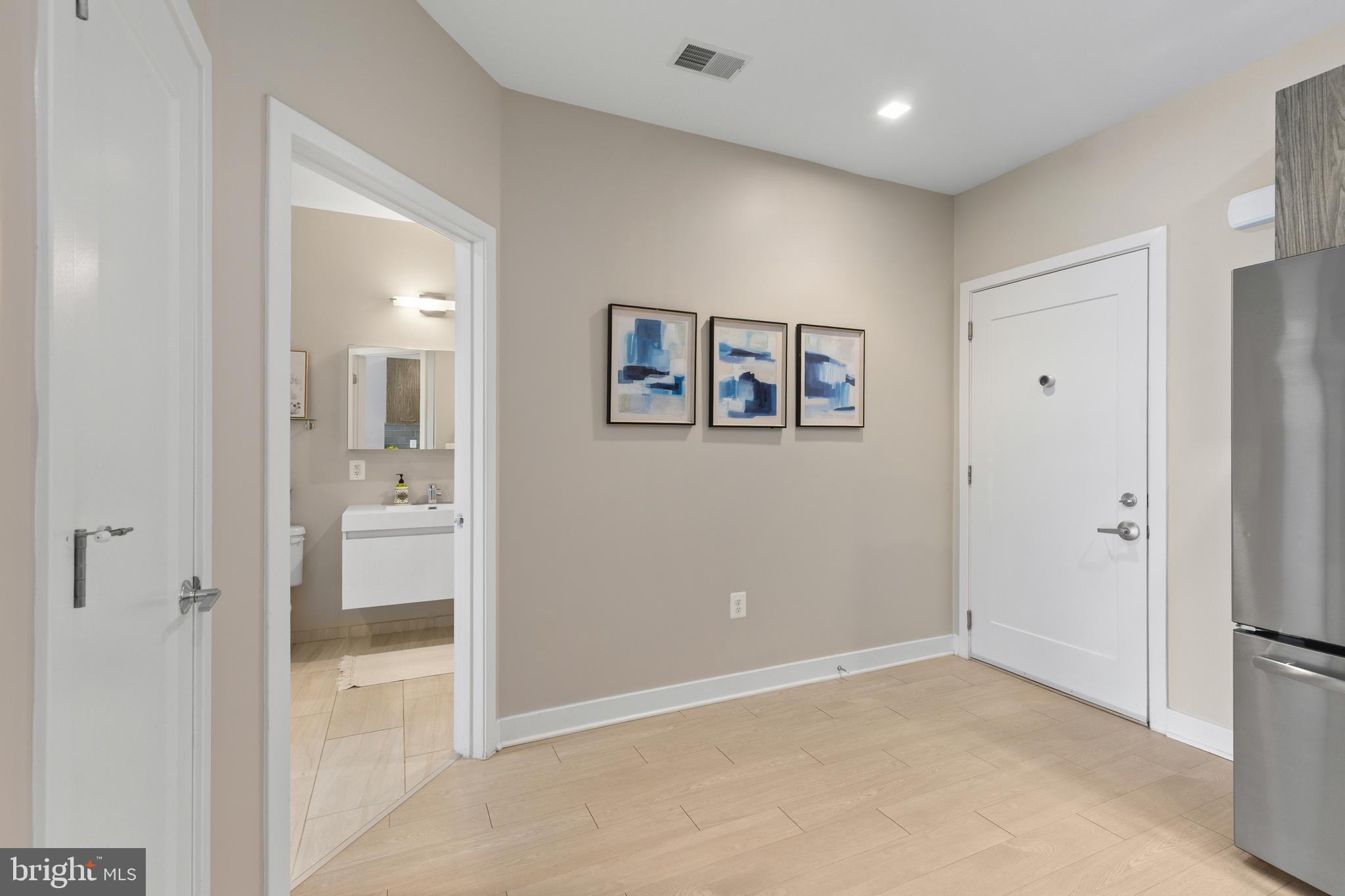TRAFALGAR FLATS - Residential