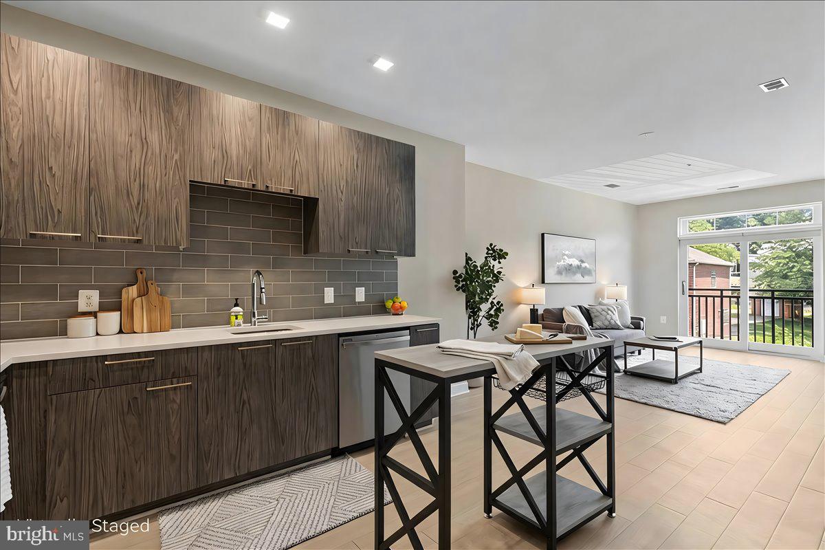 TRAFALGAR FLATS - Residential
