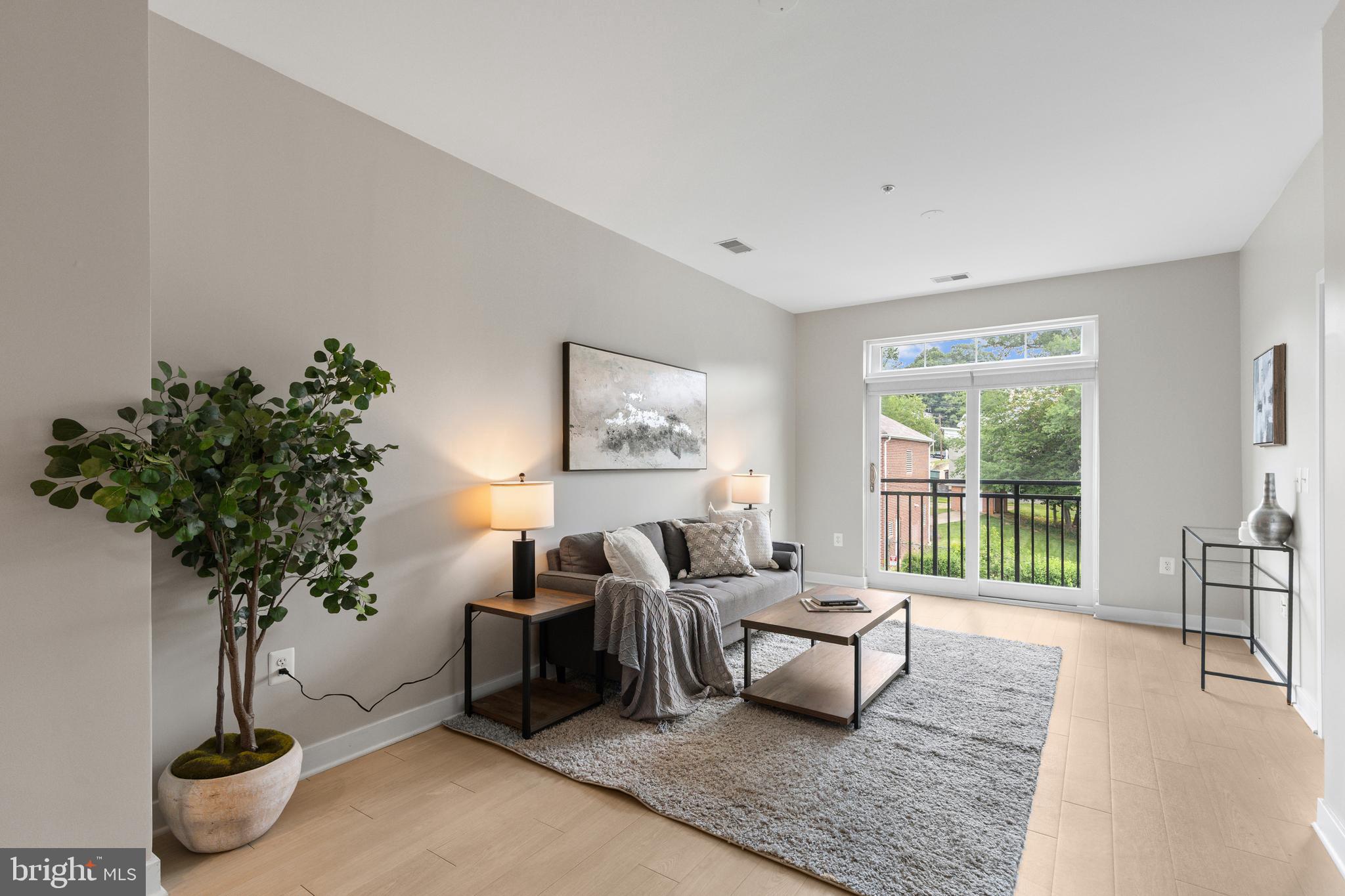 TRAFALGAR FLATS - Residential