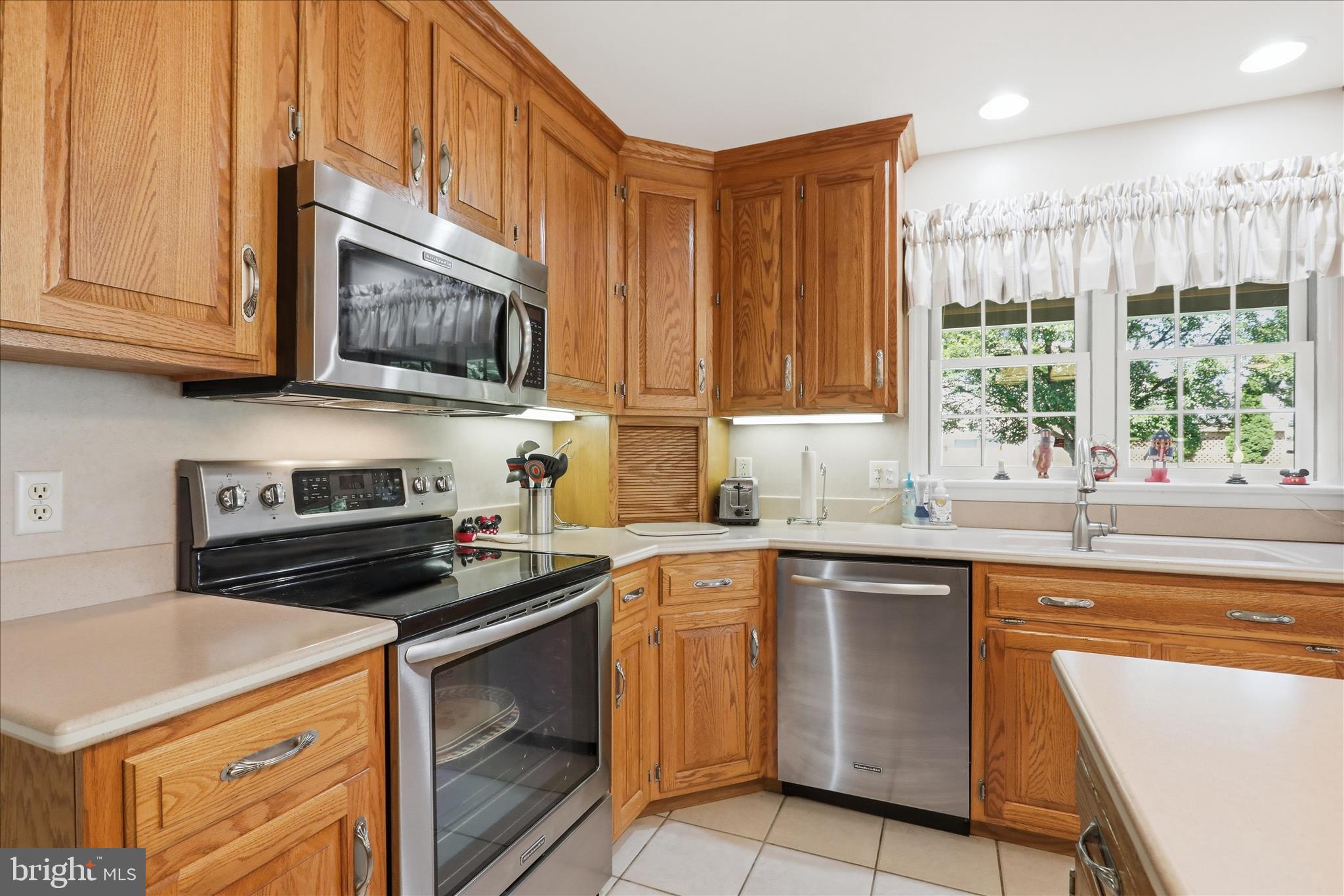 NORTH GUILFORD HILLS - Residential