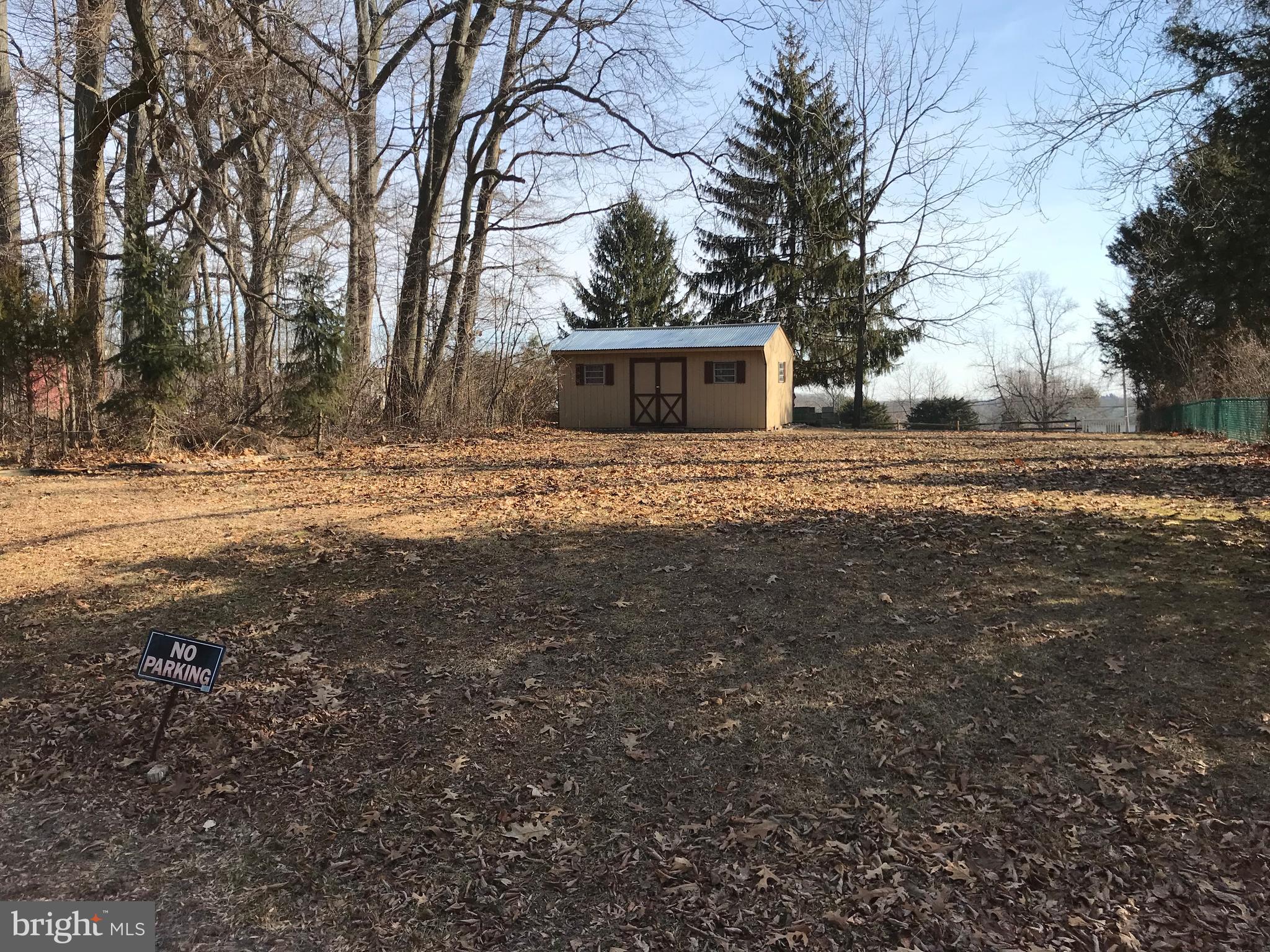 Level lot with mature trees just waiting for your new home.   Well is needed and seller does not have any perc test records.