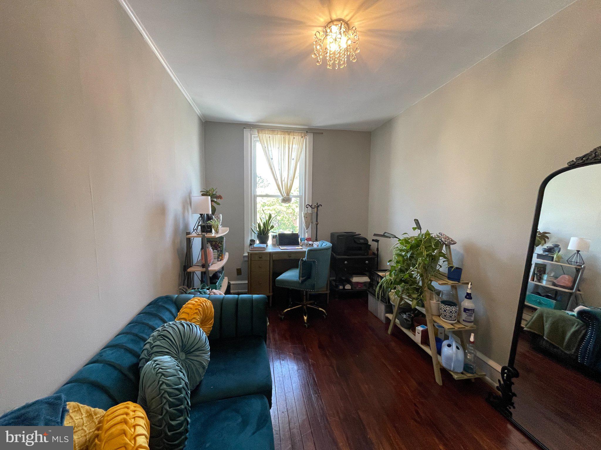 ROXBOROUGH - Residential