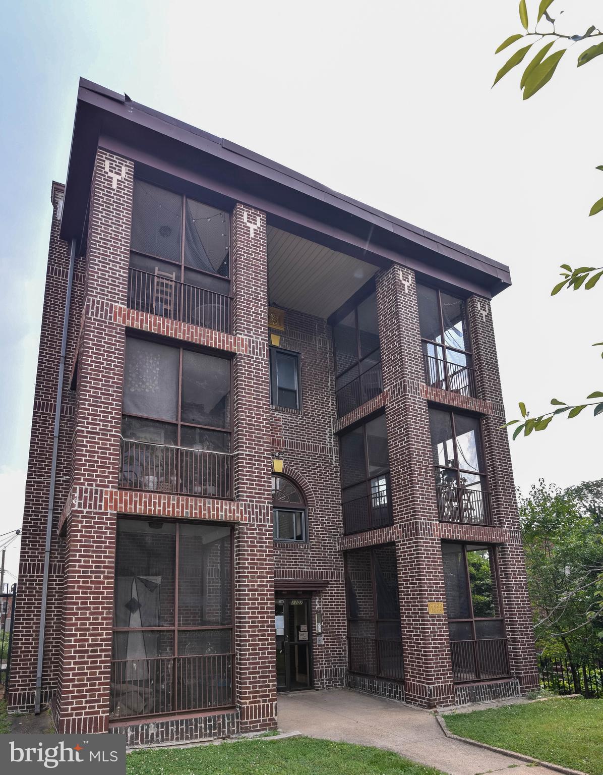 RESERVOIR HILL - Commercial Sale