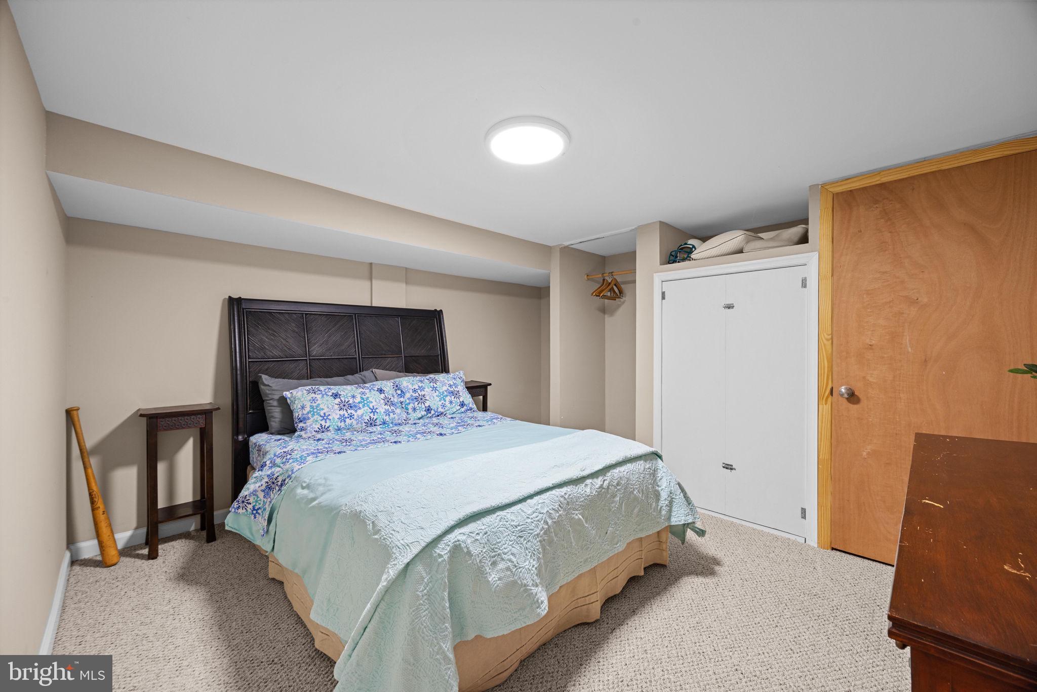 HILLSMERE SHORES - Residential
